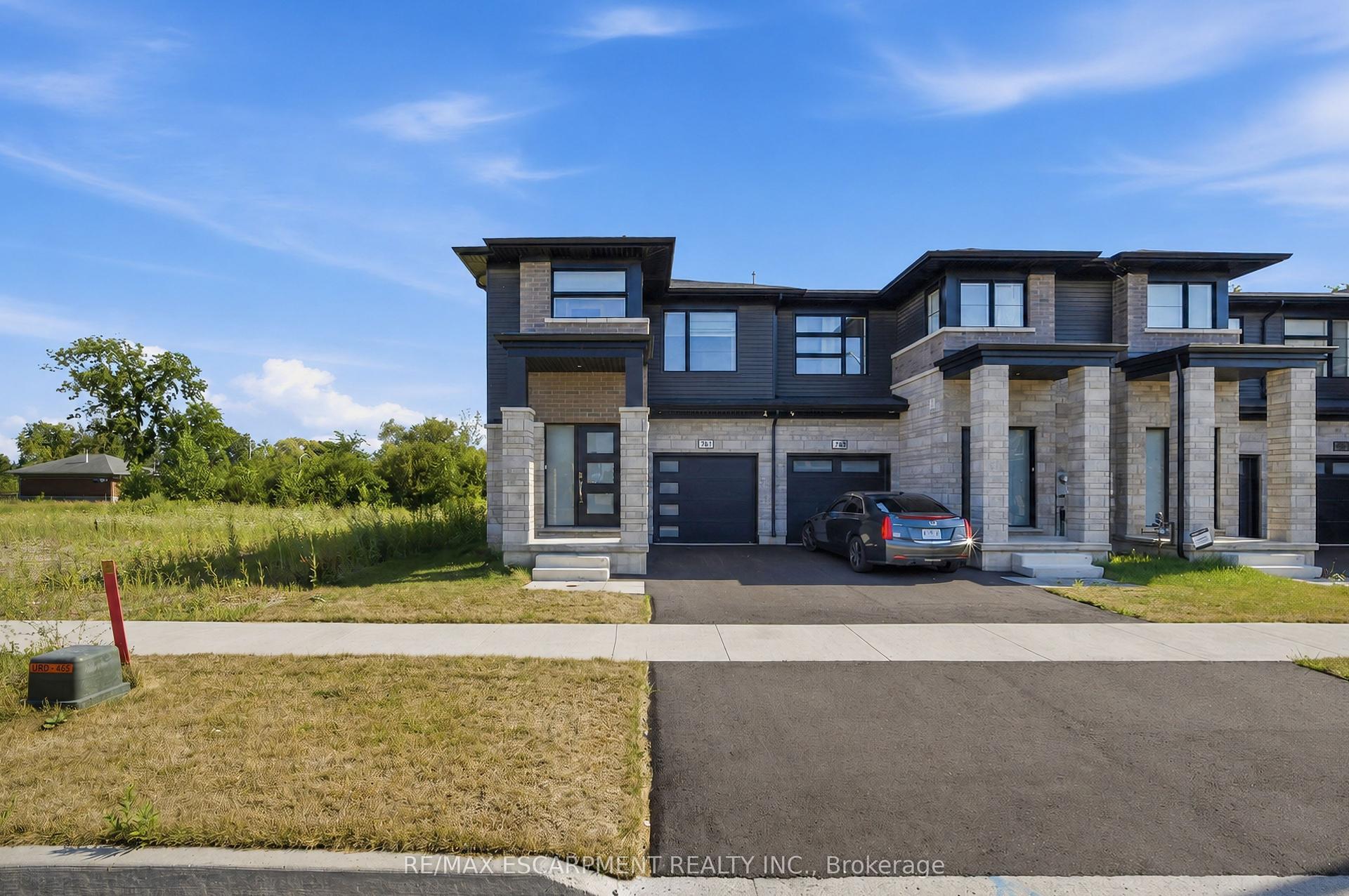 761 Bradford Avenue, Fort Erie — Townhouse for lease, photo 1