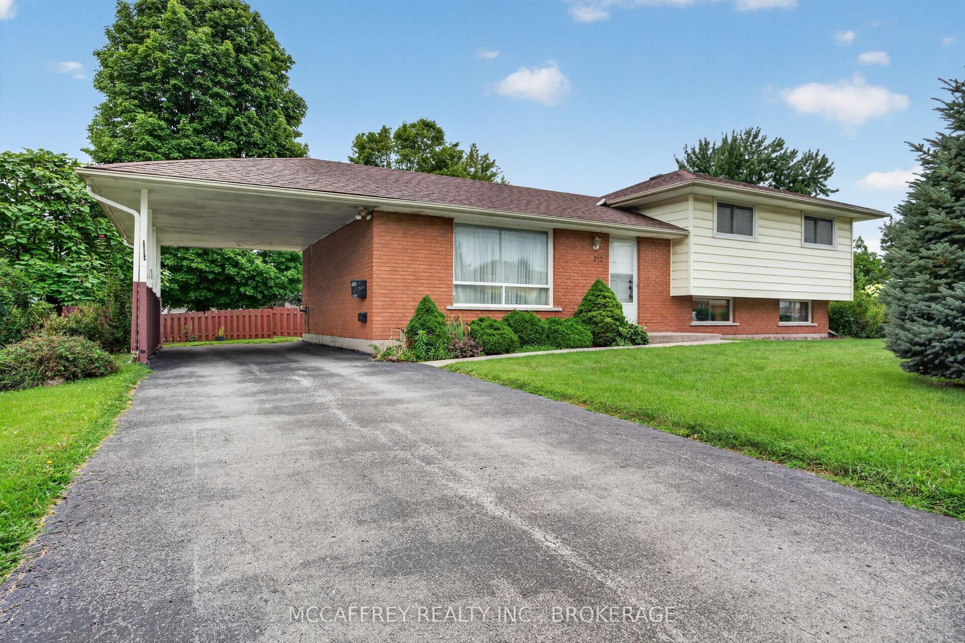 212 King Street, Greater Napanee — Detached for sale, photo 1