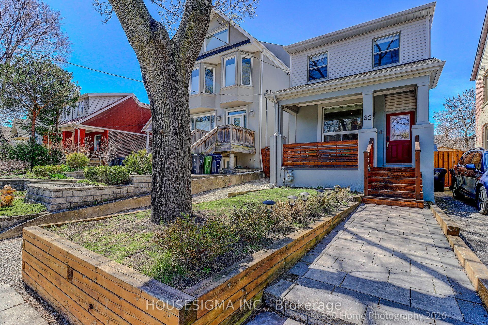 82 Redwood Avenue — photo 1