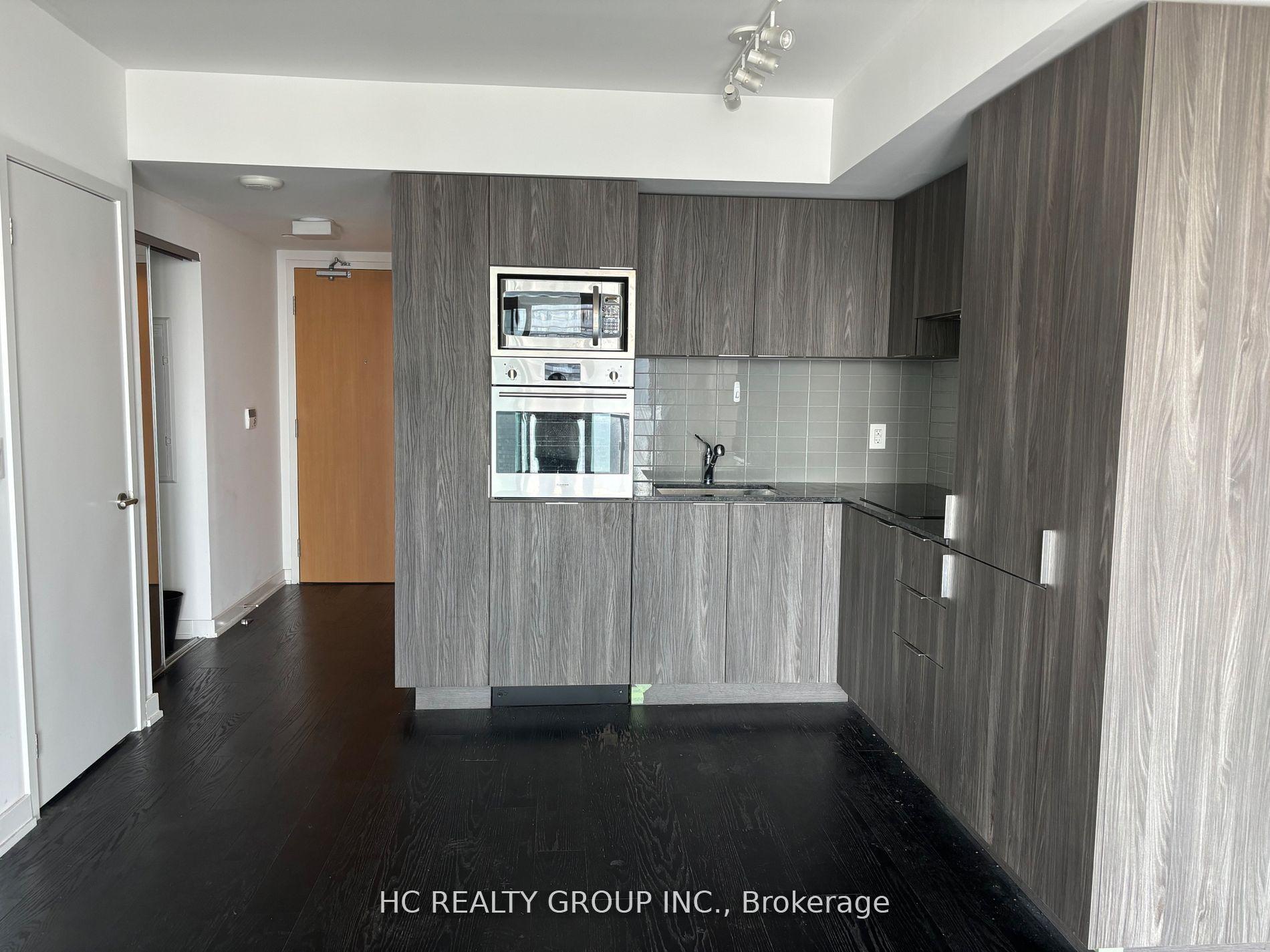 11 Wellesley Street W 4204 #4204 — photo 1