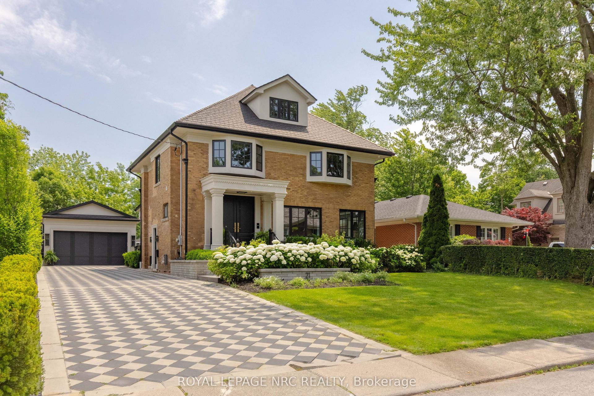 21 Hillcrest Avenue, St. Catharines — Detached for sale, photo 1