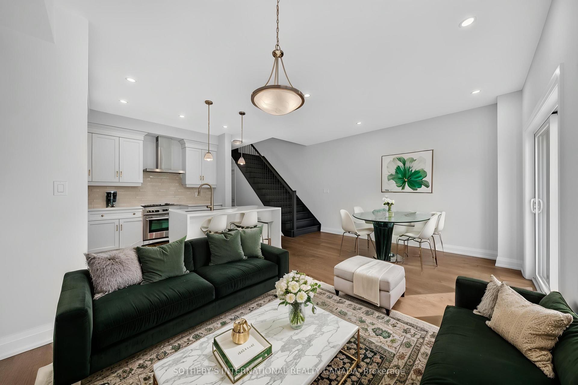 675 Victoria Road N 24 #24, Guelph — Condo Town for sale, photo 1