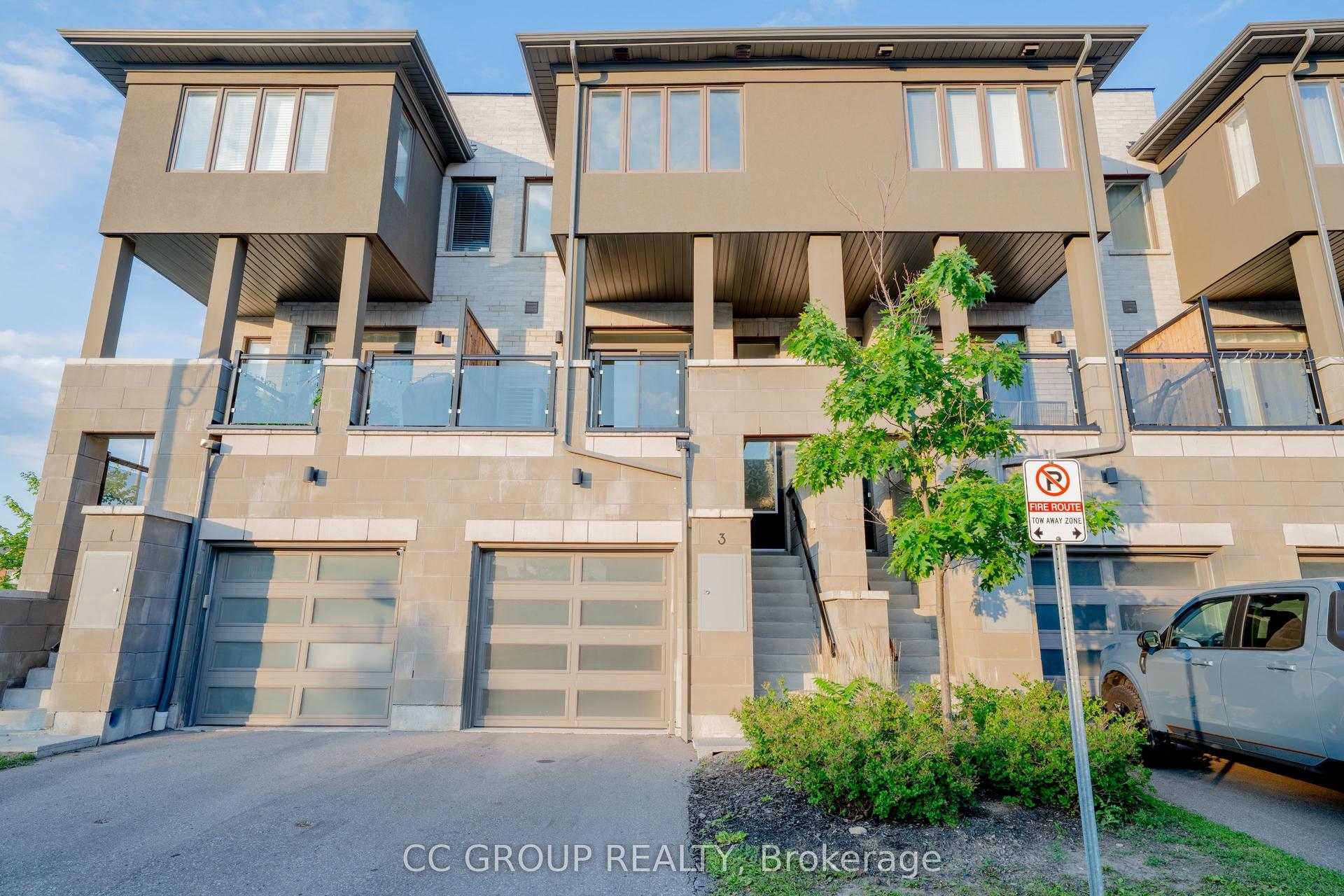 3 Donald Fleming Way, Whitby — Condo Town for sale, photo 1