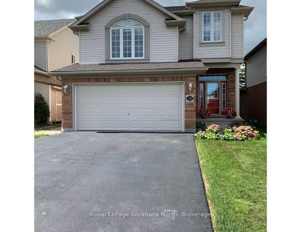 20 Connor Avenue, Collingwood — Detached for lease, photo 1