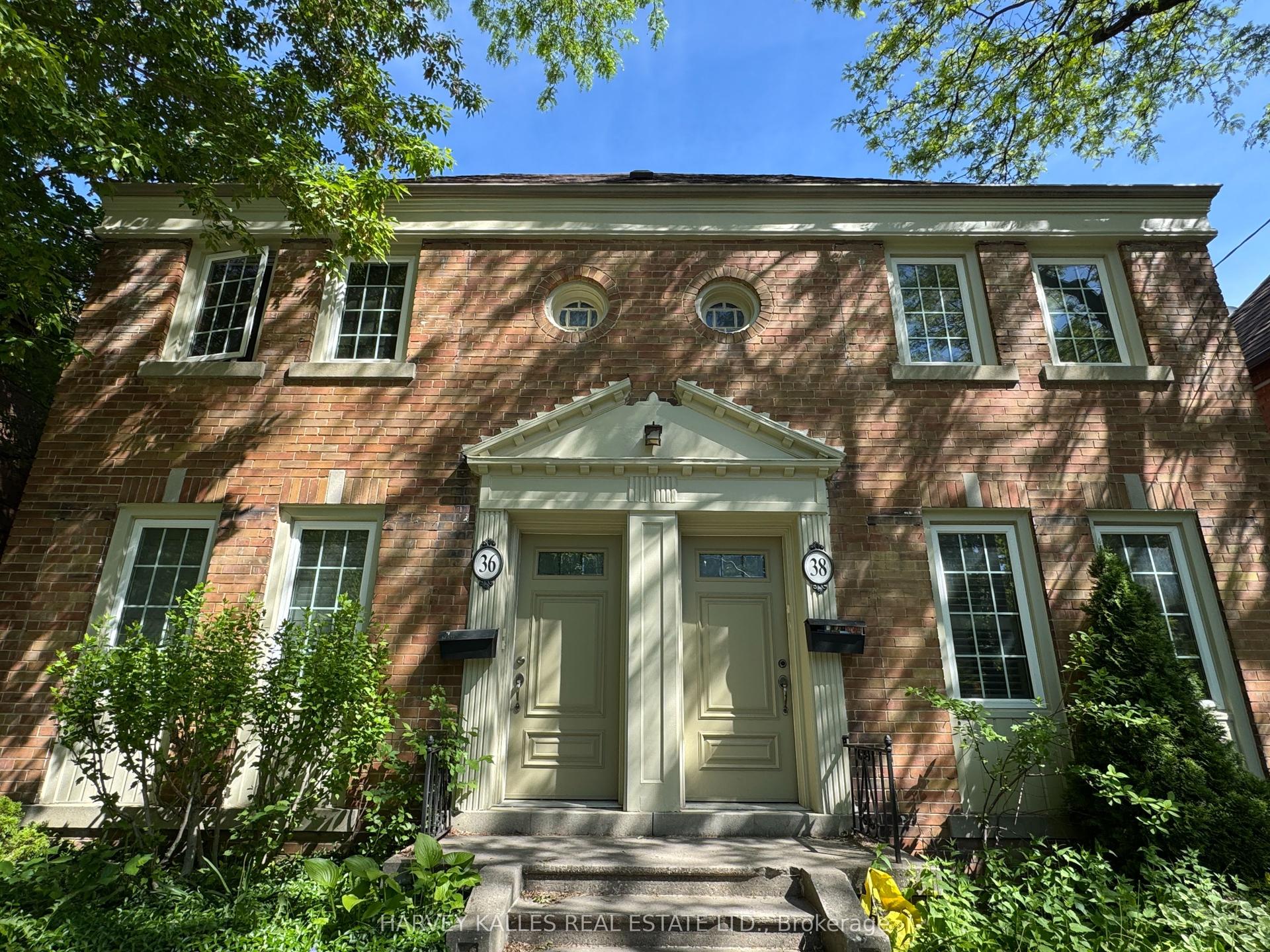 38 Strathgowan Avenue Upper #Upper — photo 1