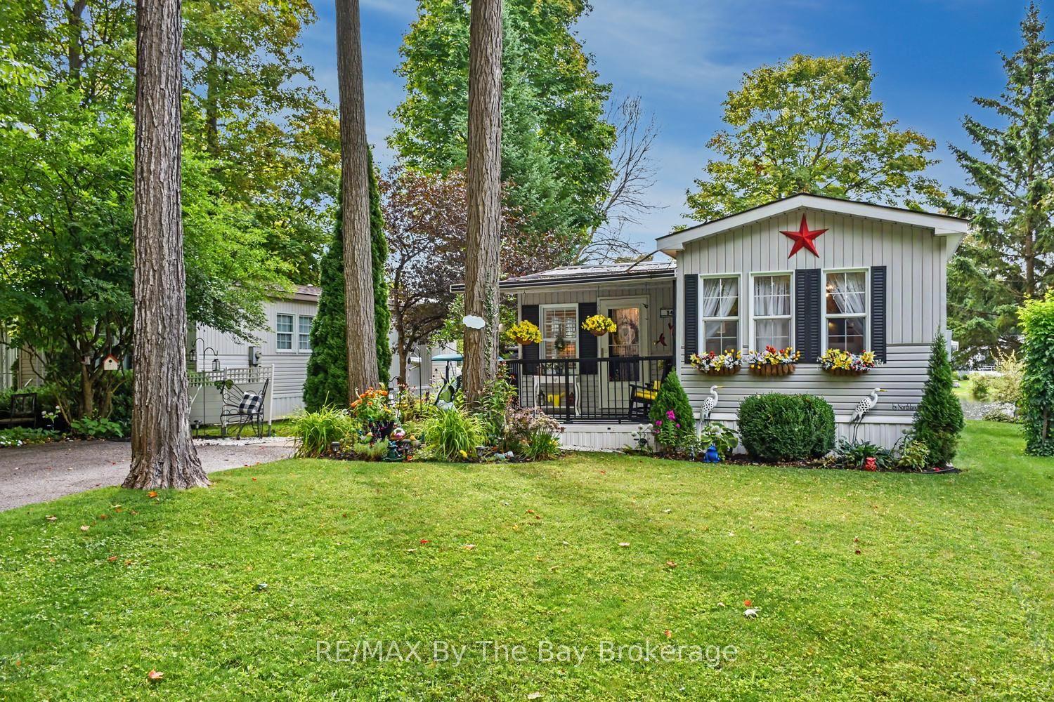 54 The Boardwalk, Wasaga Beach — Detached for sale, photo 1