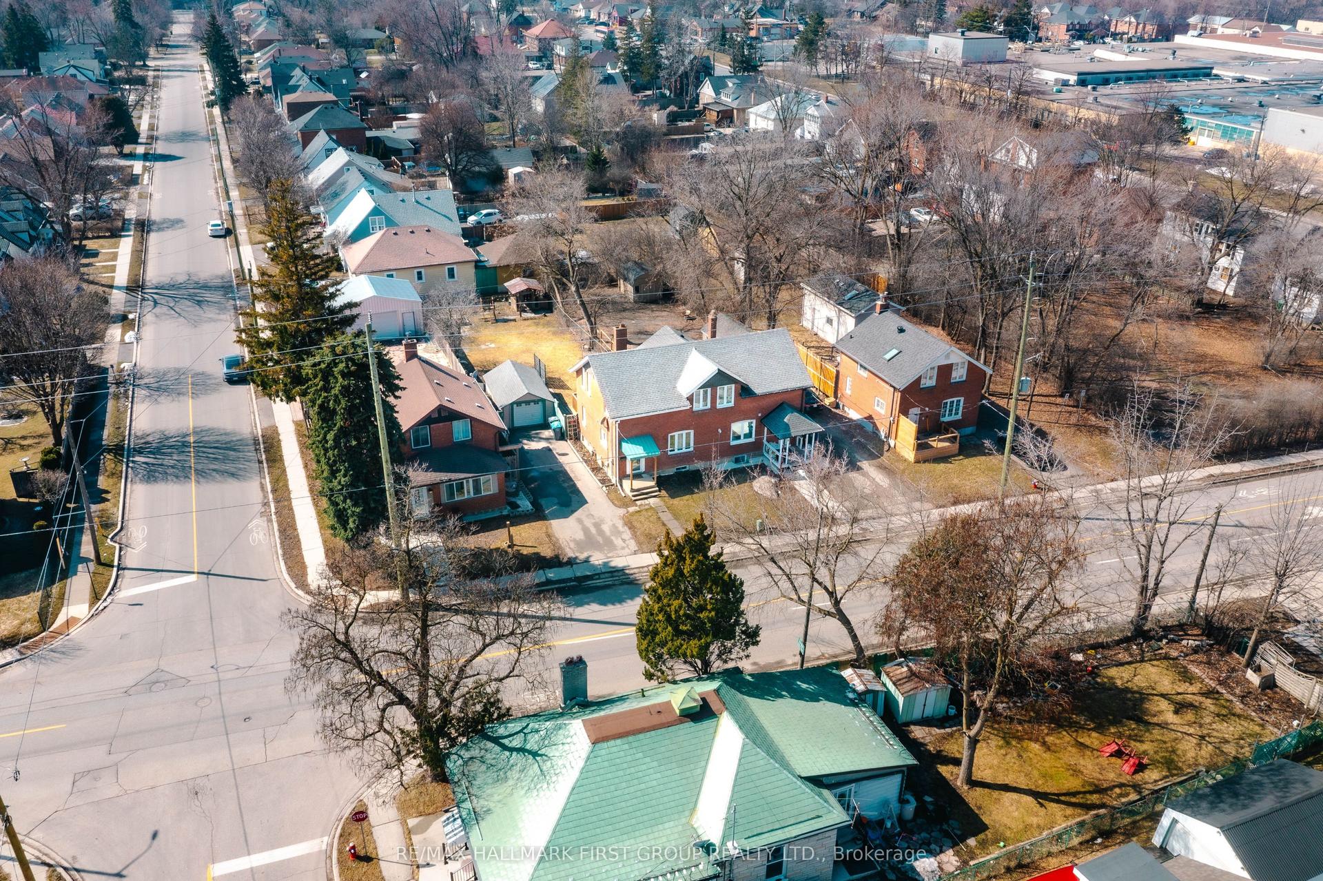 7 Mcmurchy Avenue S, Brampton — Semi-Detached for sale, photo 1
