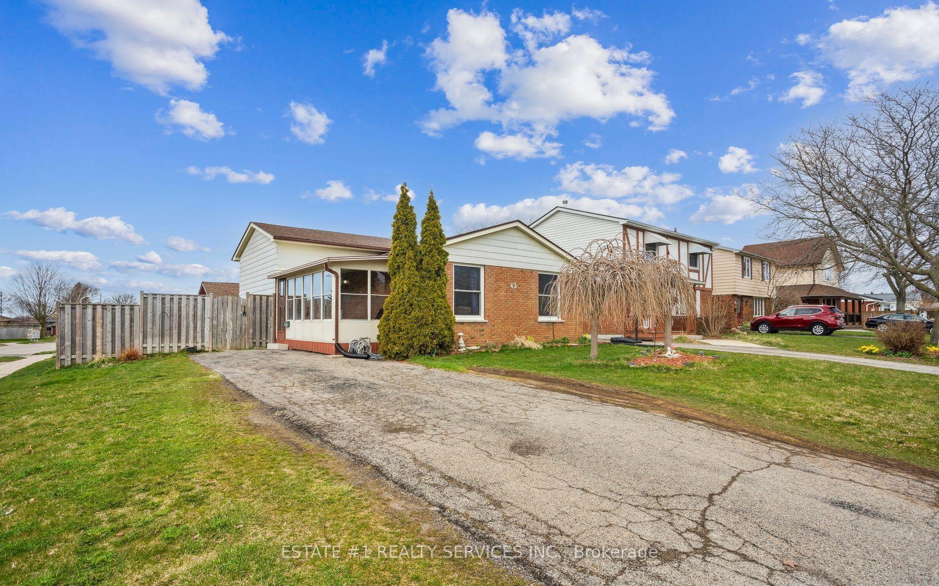 43 Dyer Street — photo 1