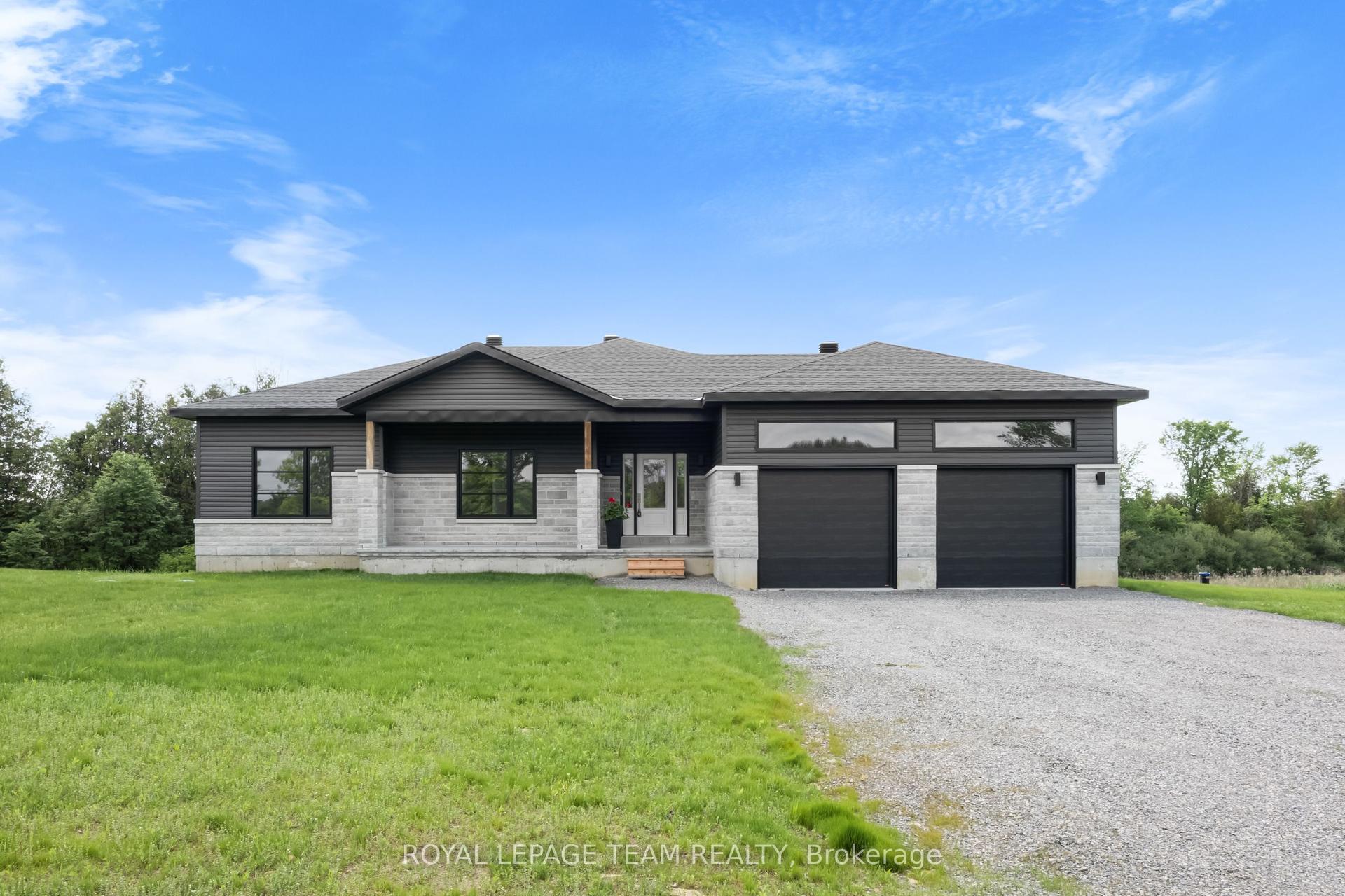 465 Pioneer Road — photo 1