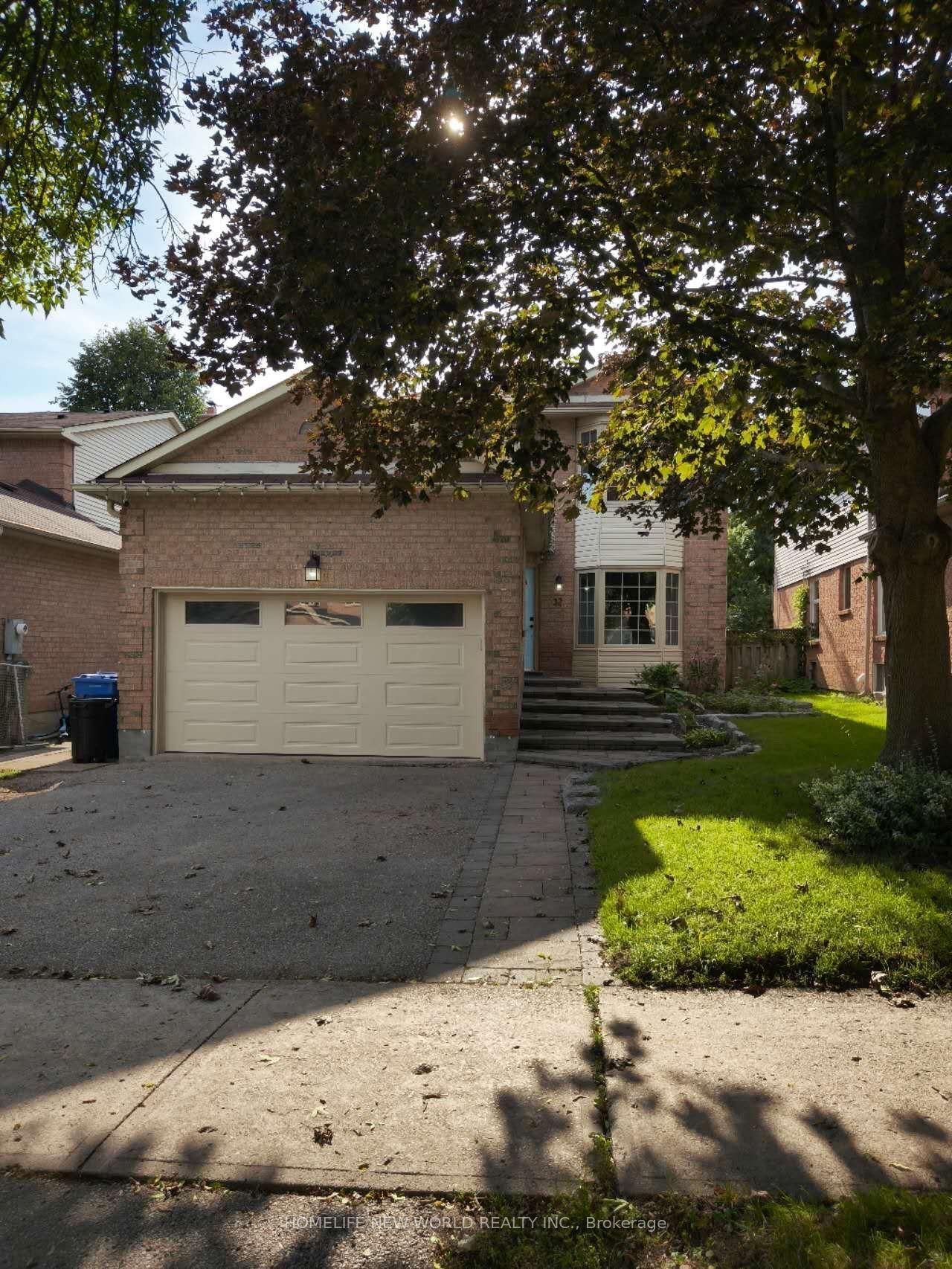 32 Moorcrest Drive, Aurora — Detached for lease, photo 1