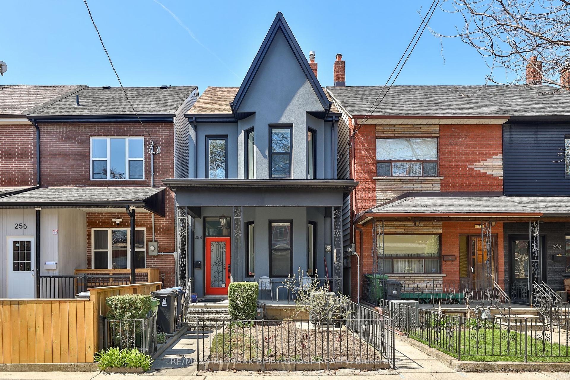 258 Palmerston Avenue — photo 1