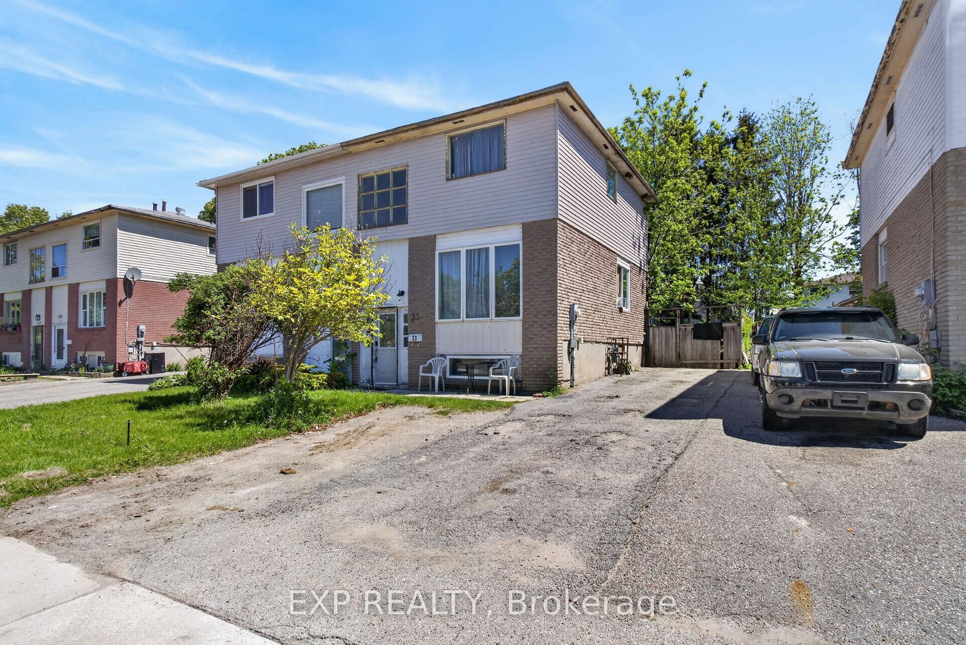 33 Carlton Road — photo 1