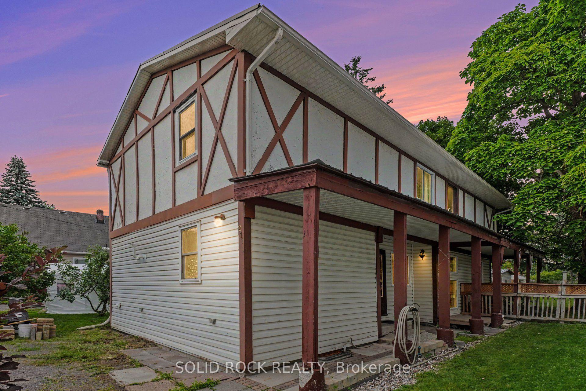 211 Bell Street, Arnprior — Detached for sale, photo 1