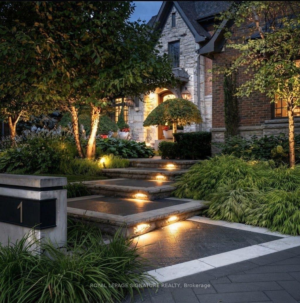 1 Oakley Place, Toronto — Detached for sale, photo 1