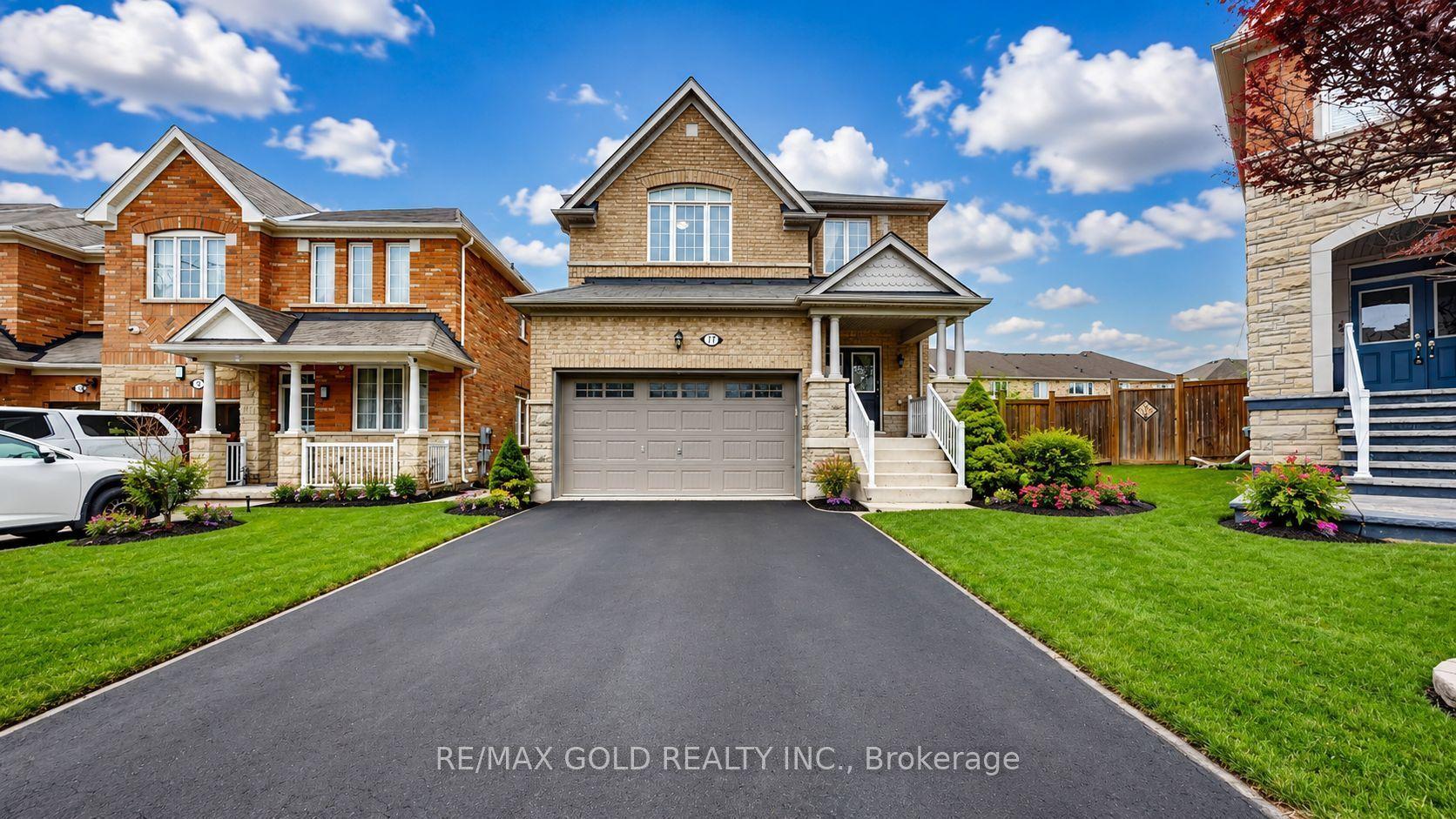 18 Kawana Road, Brampton — Detached for sale, photo 1