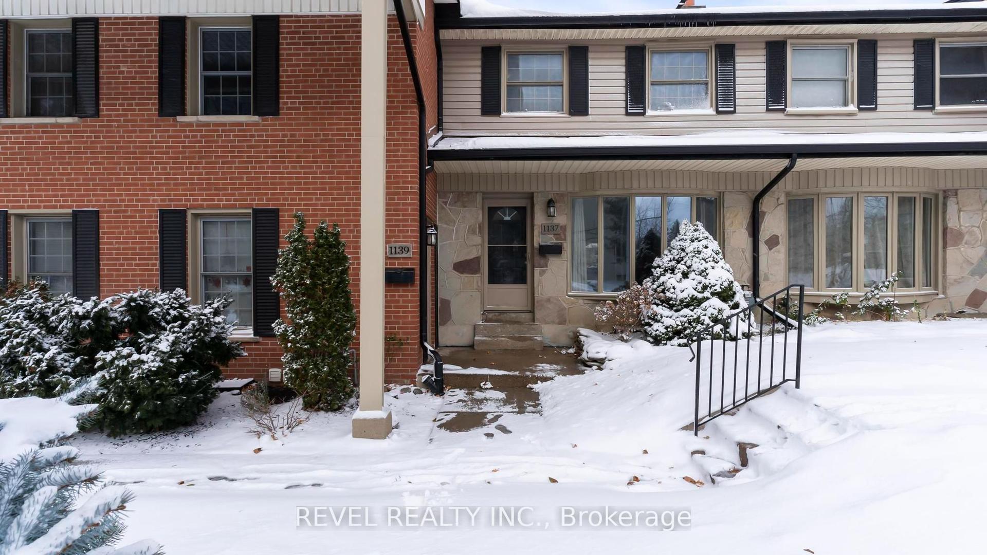 1137 Oxford Street W, London North — Condo Town for lease, photo 1