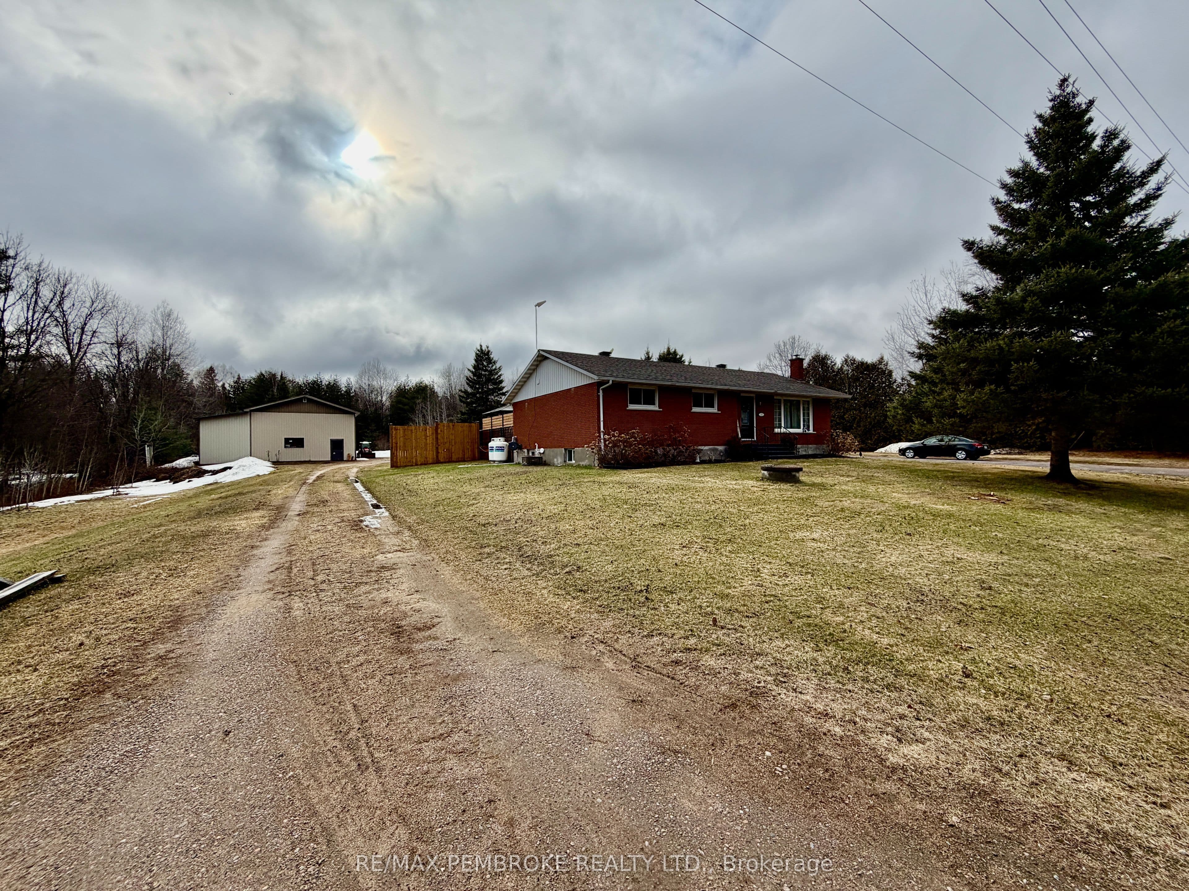 2313 B Line Road — photo 1