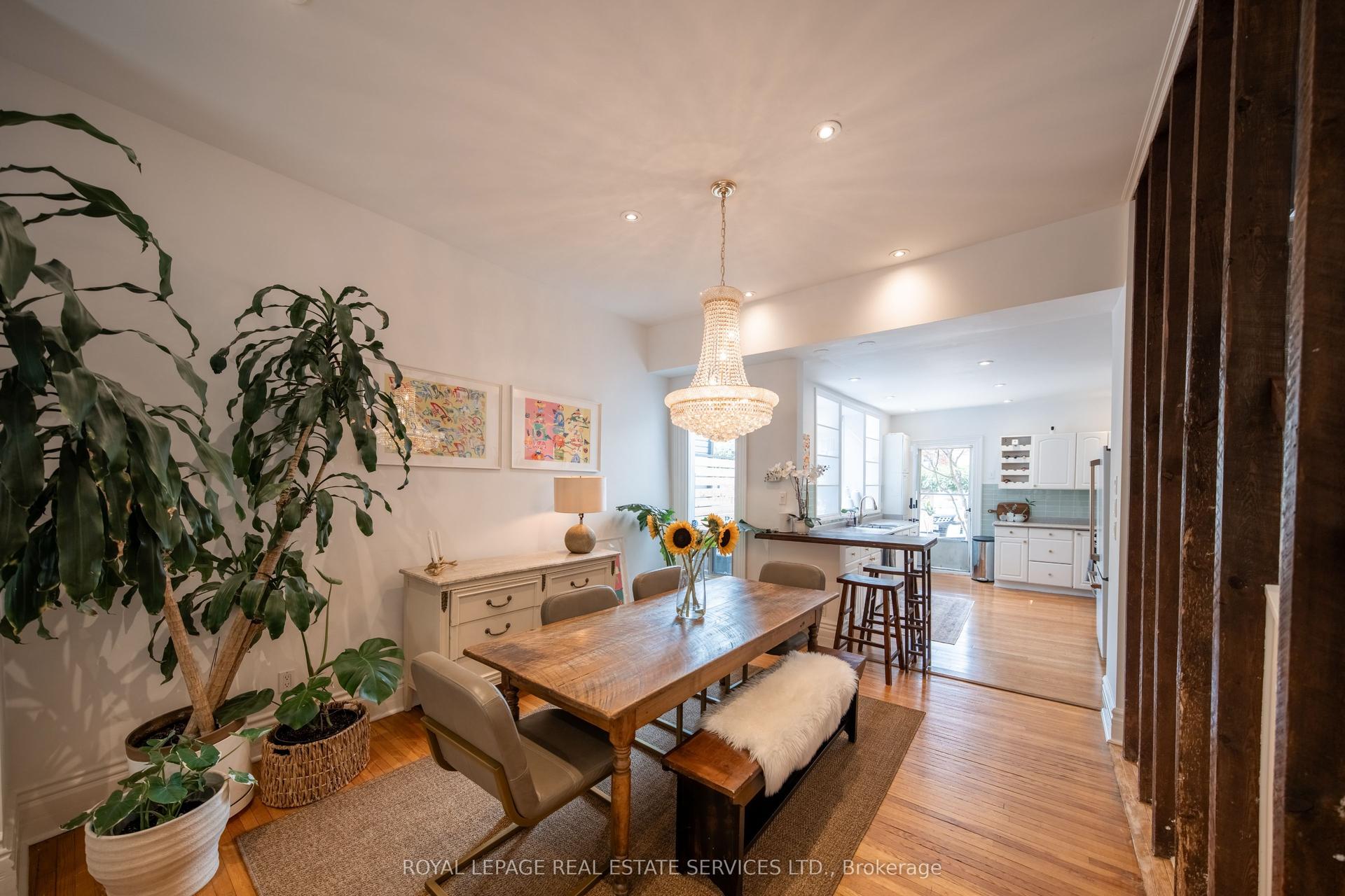 8 Henderson Avenue, Toronto — Semi-Detached for lease, photo 1
