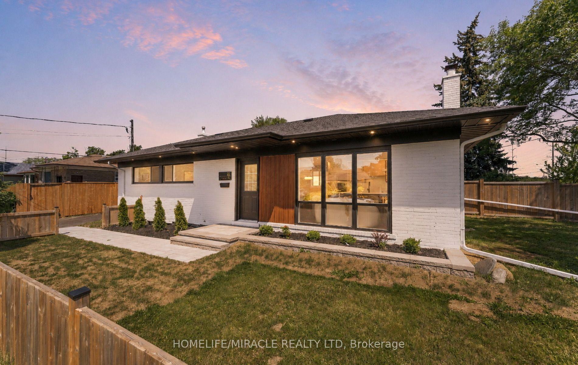 22 Arnprior Road, Toronto — Detached for sale, photo 1
