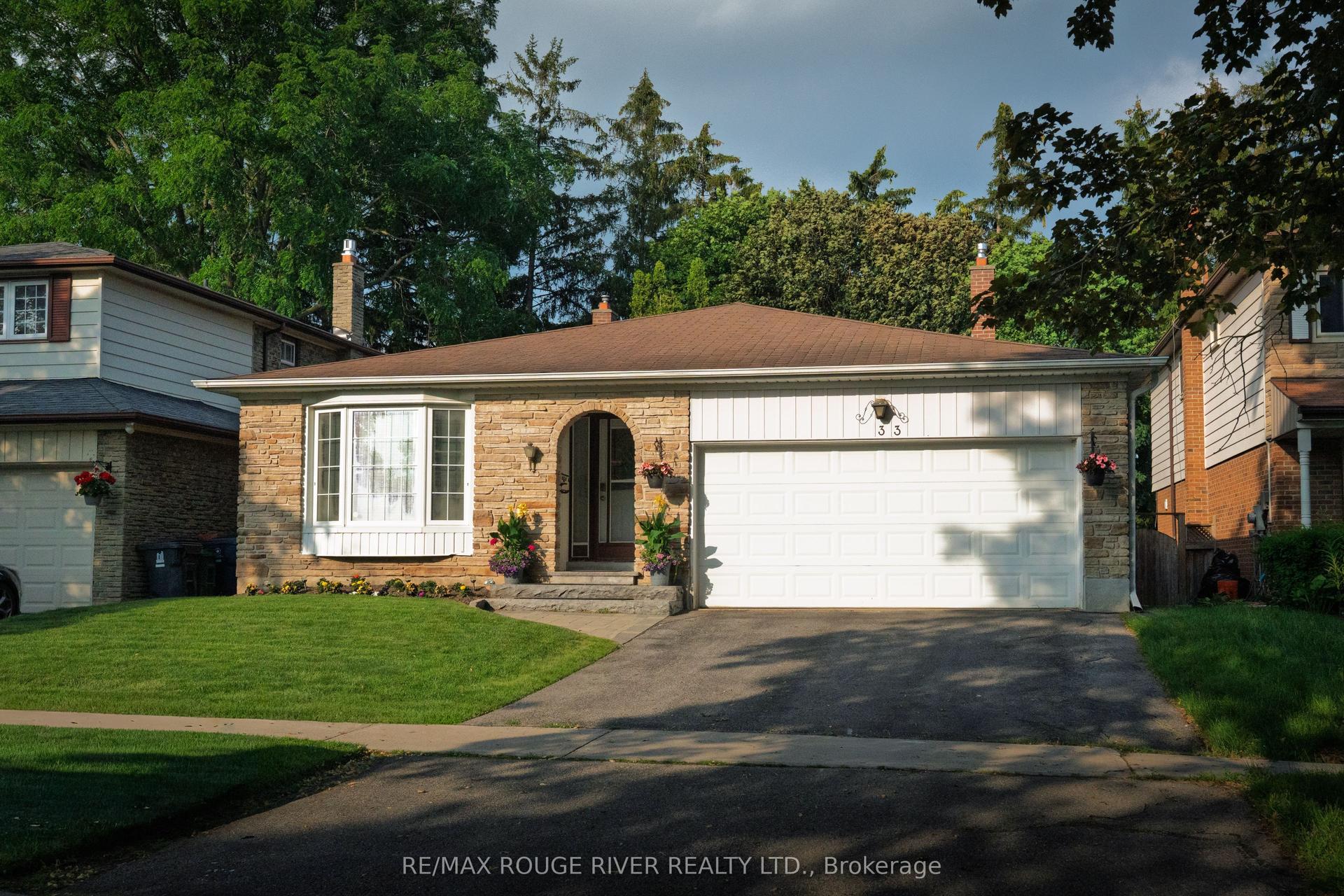 33 Pepper Tree Drive, Toronto — Detached for sale, photo 1