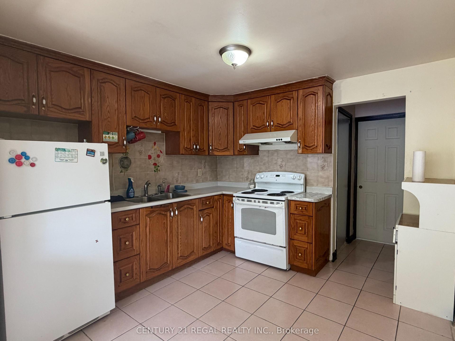 690 Jane Street, Toronto — Detached for lease, photo 1