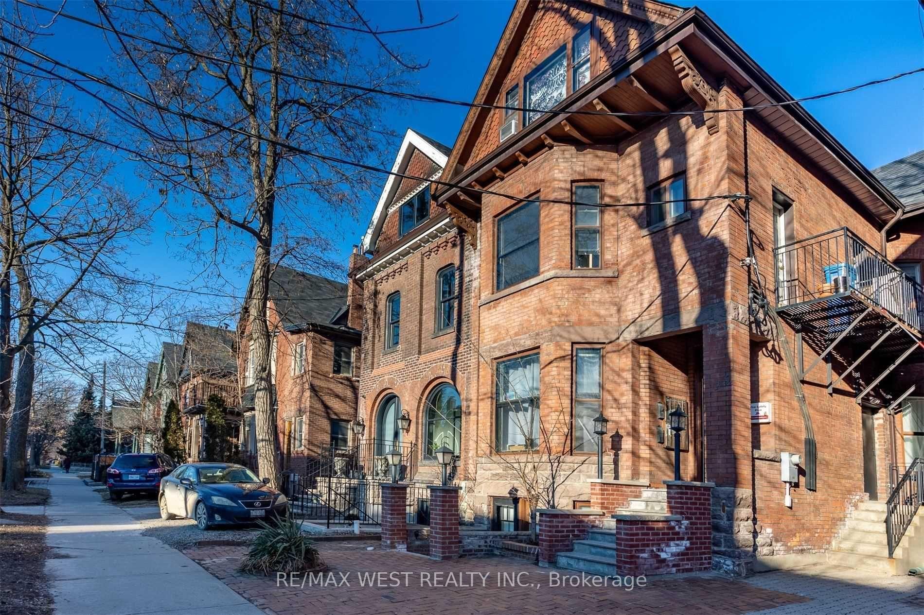 125 Madison Avenue, Toronto — Semi-Detached for sale, photo 1