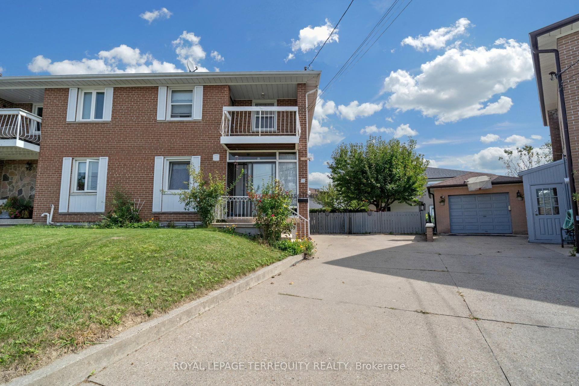 11 Dixiana Court, Toronto — Semi-Detached for sale, photo 1