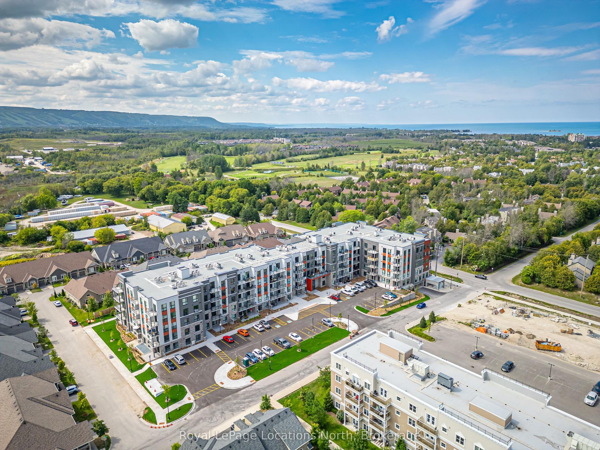 4 Kimberly Lane 422 #422, Collingwood — Condo for lease, photo 1