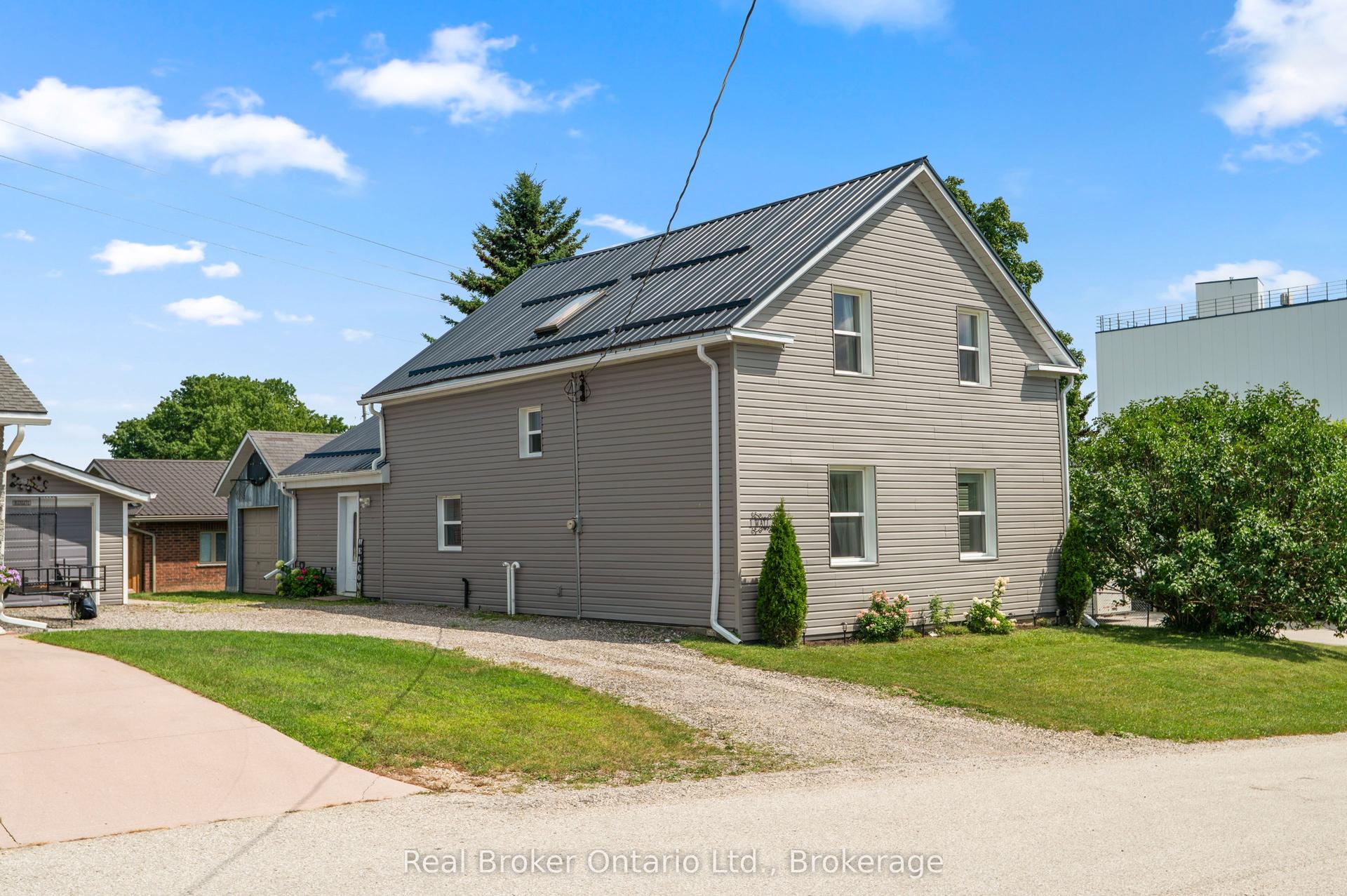 1 Wall Street, South Bruce — Detached for sale, photo 1