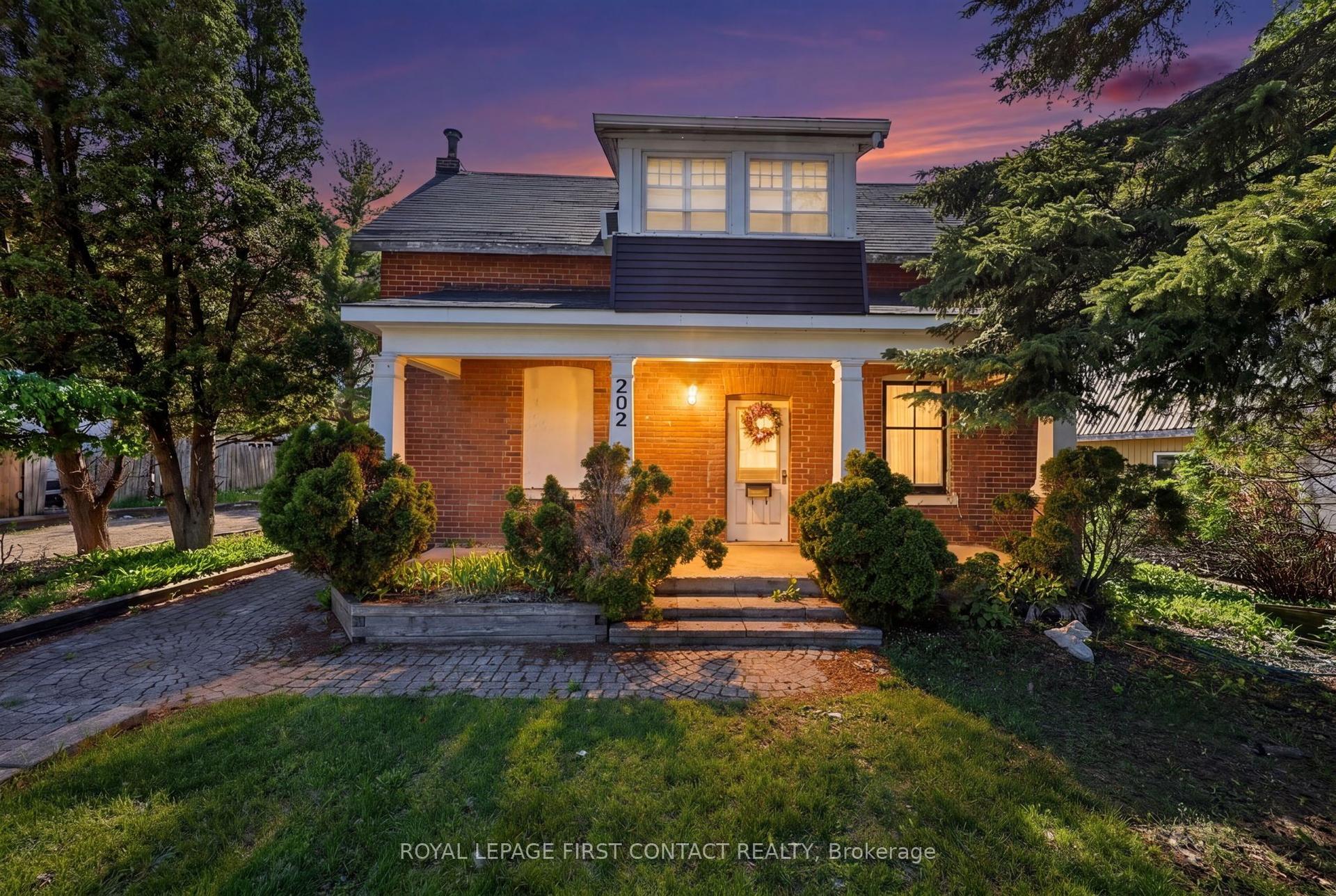 202 Bradford Street — photo 1