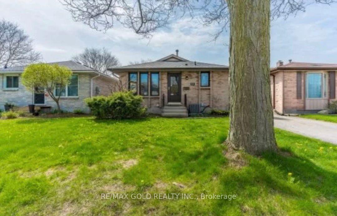 83 Speight Crescent — photo 1