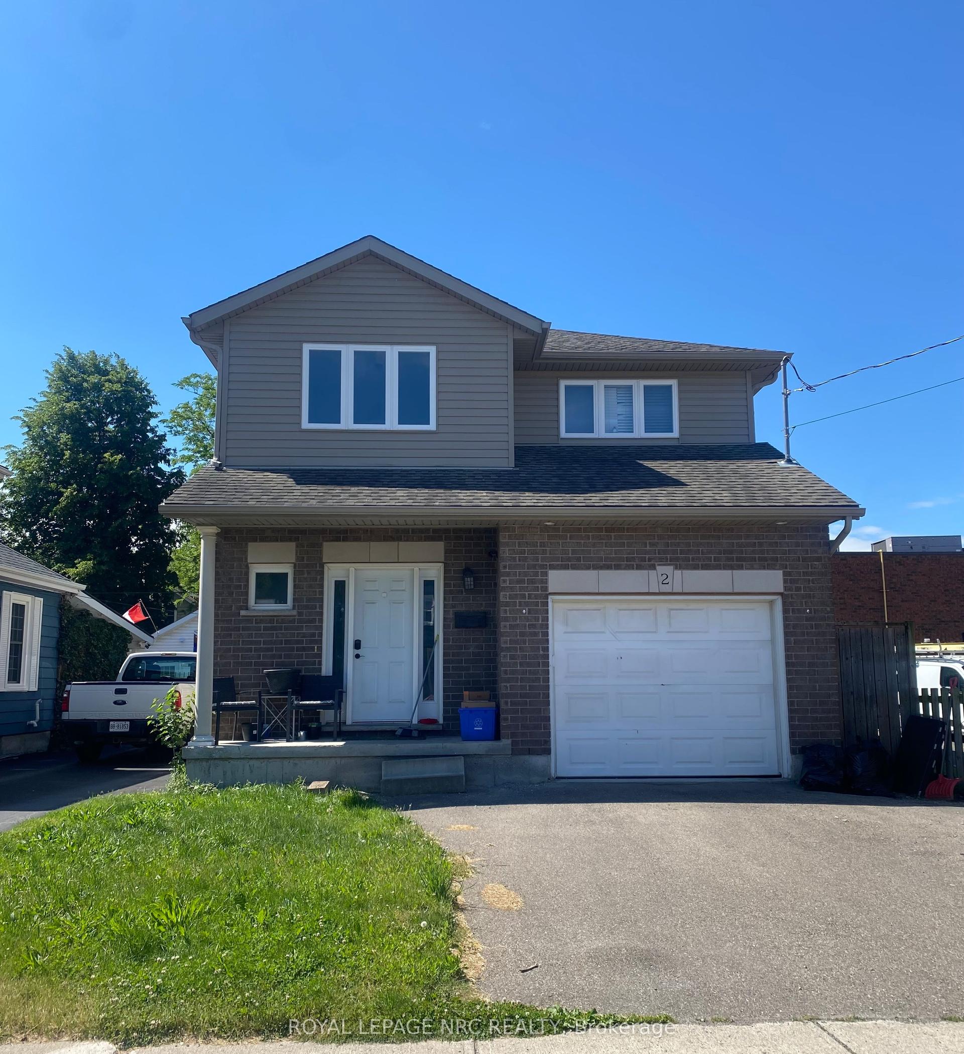 2 Burness Drive, St. Catharines — Detached for sale, photo 1