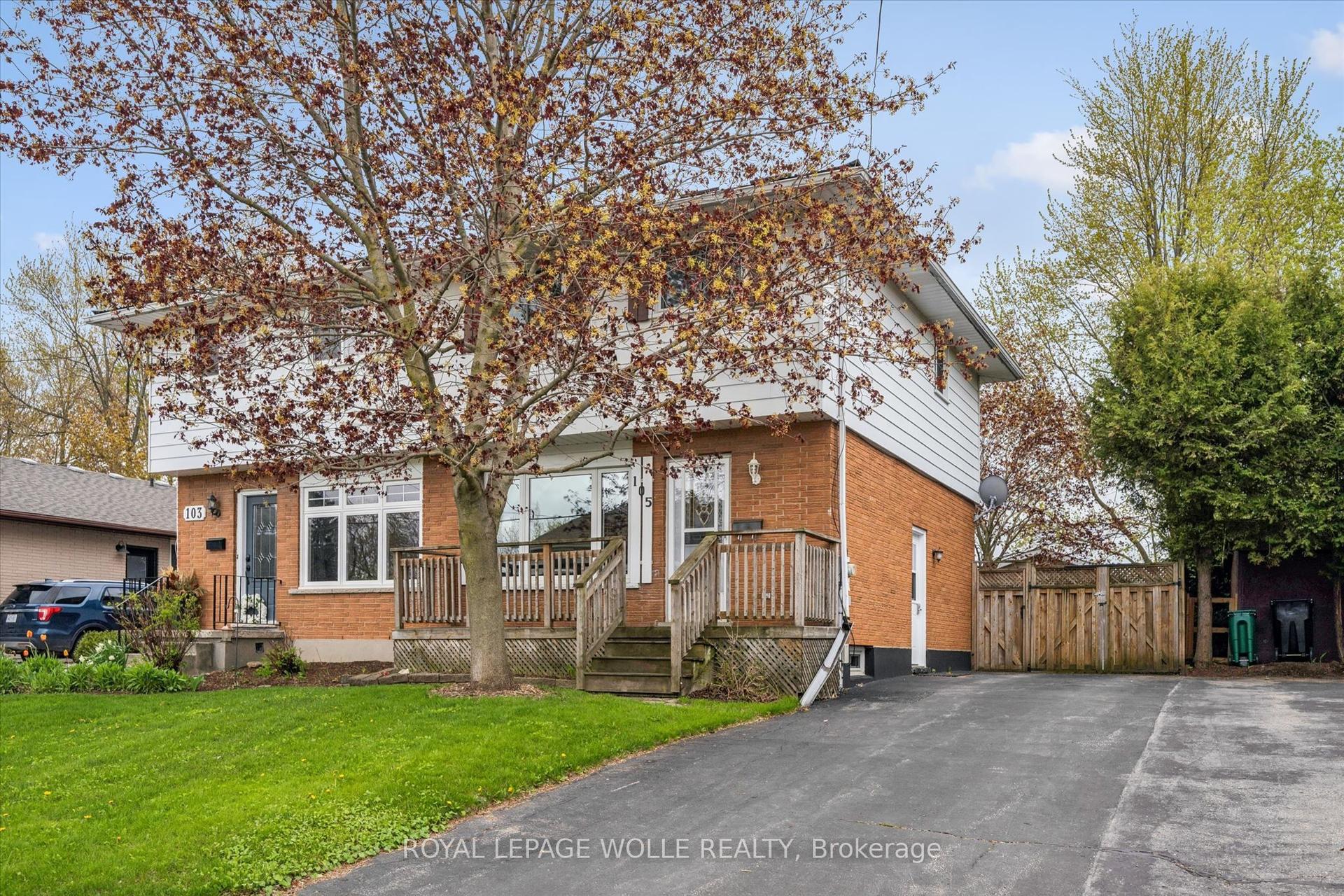 105 Oriole Parkway W — photo 1
