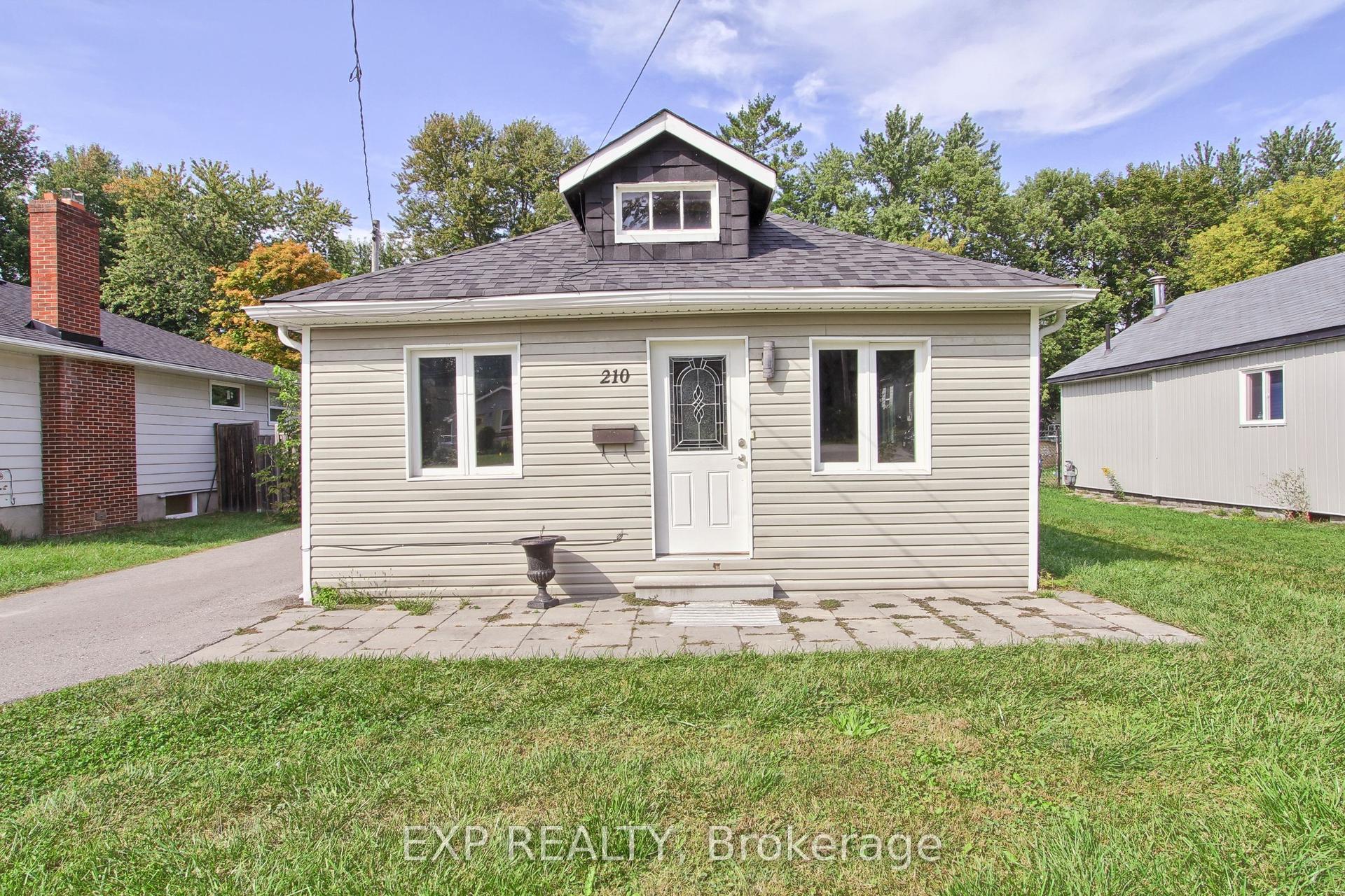 210 Bayview Avenue — photo 1