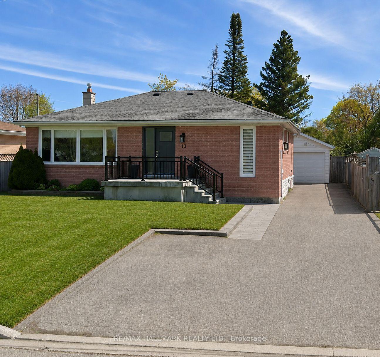 13 Patrick Drive, Aurora — Detached for sale, photo 1