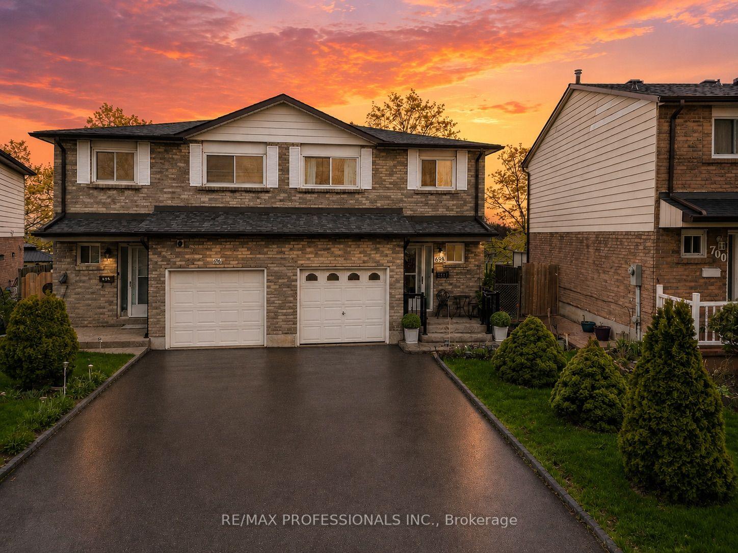 698 Galloway Crescent — photo 1