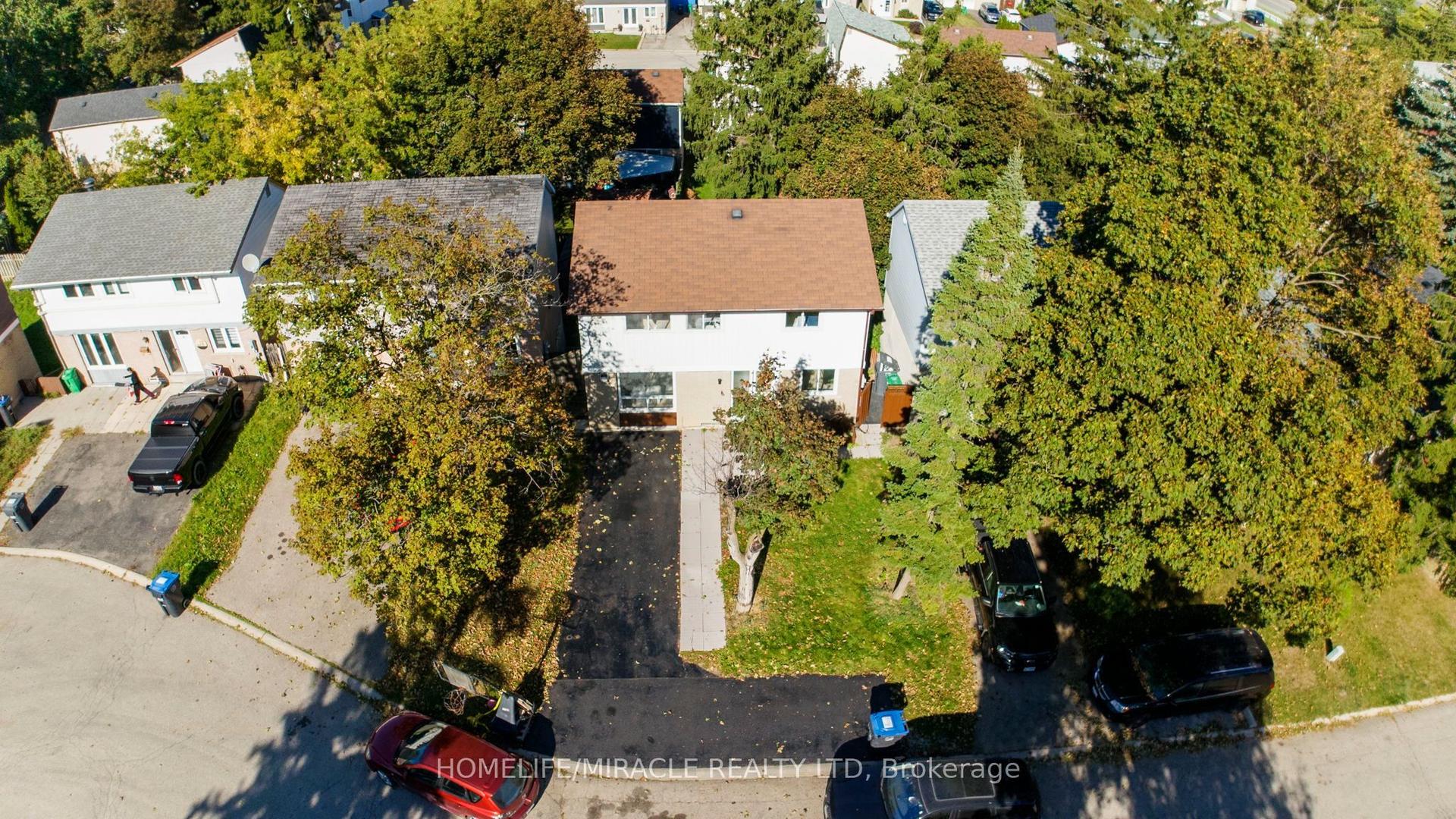 10 Habitat Square, Brampton — Detached for sale, photo 1