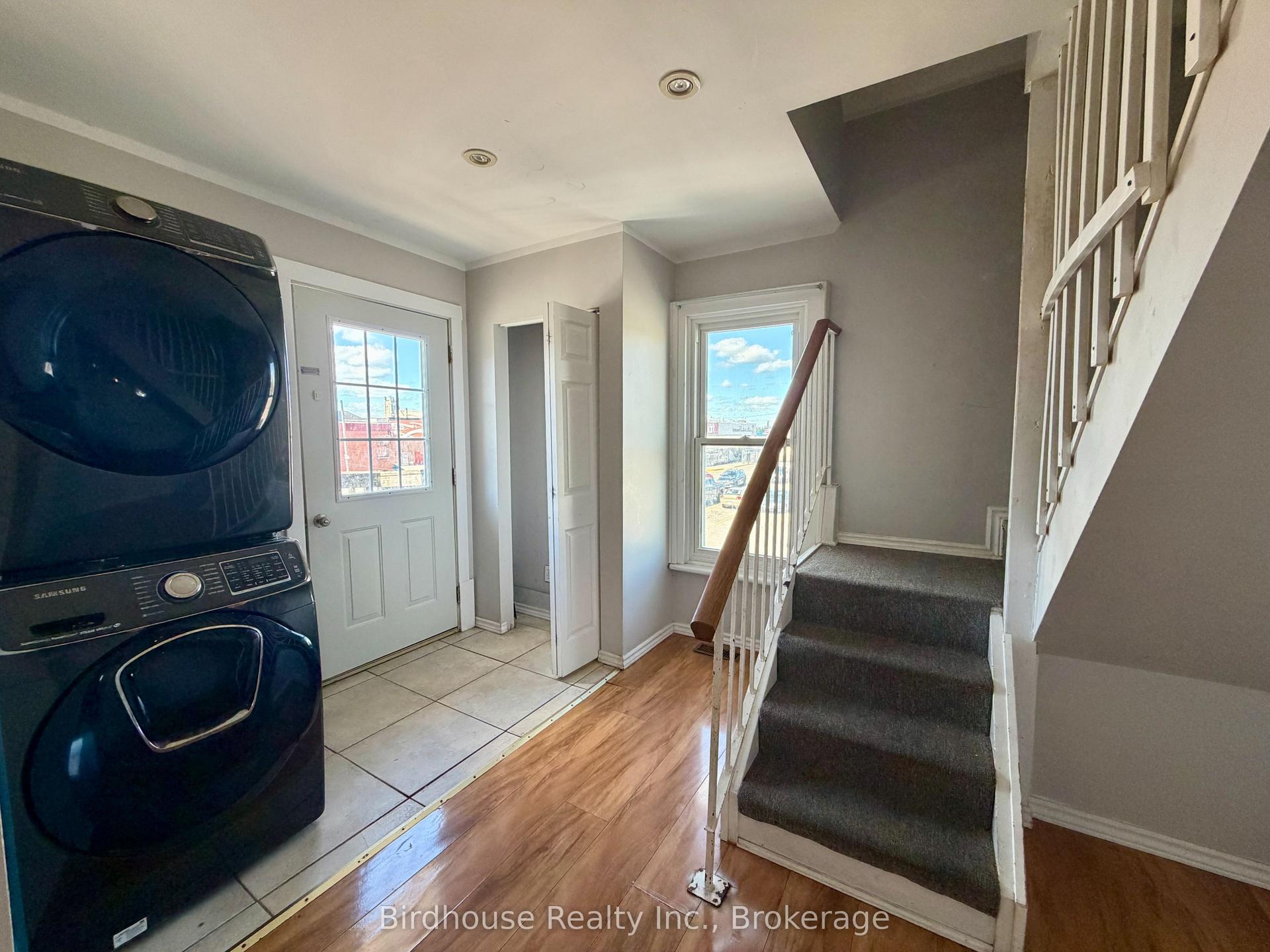 60 Russell Street W, Kawartha Lakes — Detached for lease, photo 1