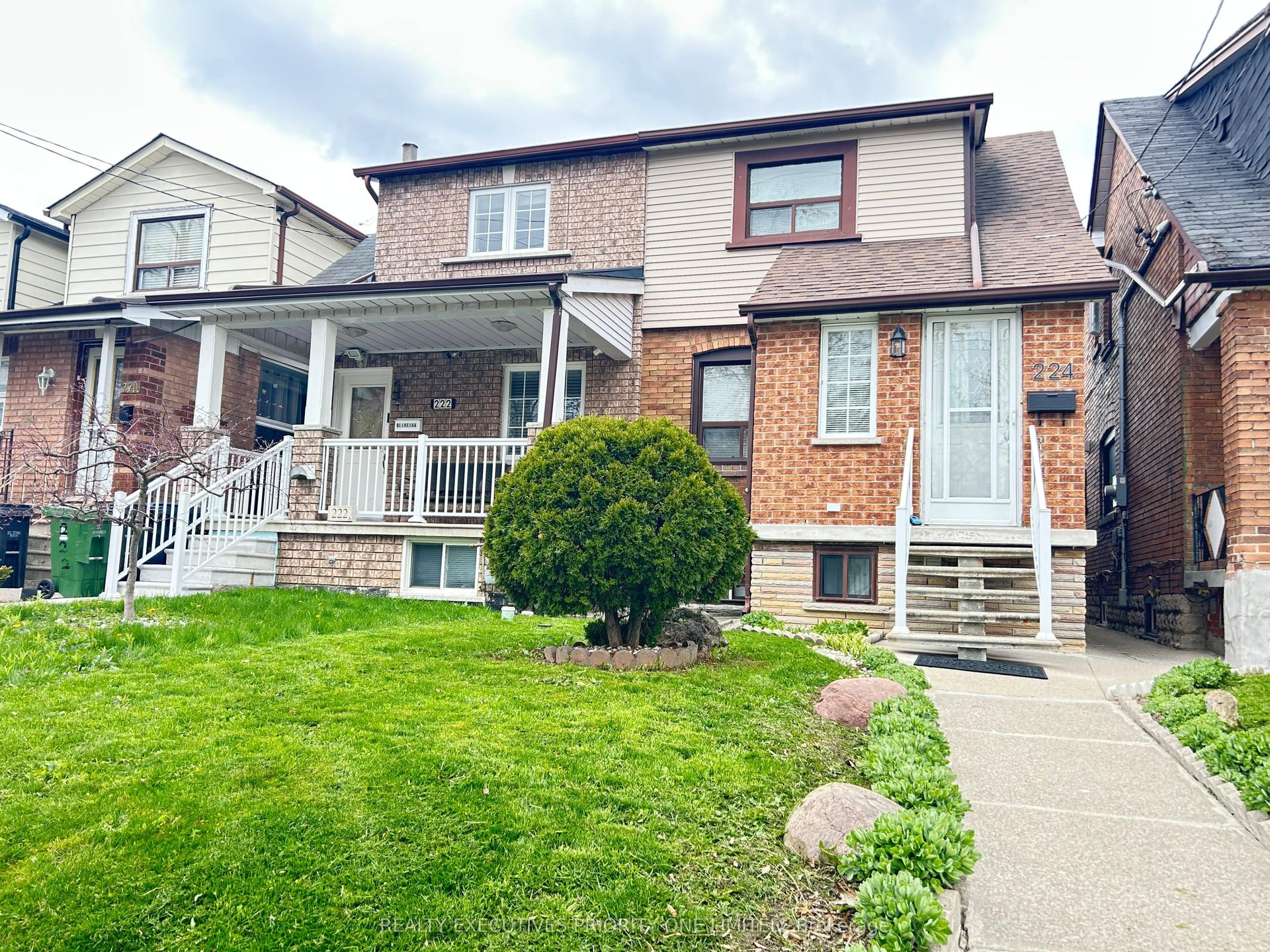 224 Caledonia Road, Toronto — Semi-Detached for sale, photo 1