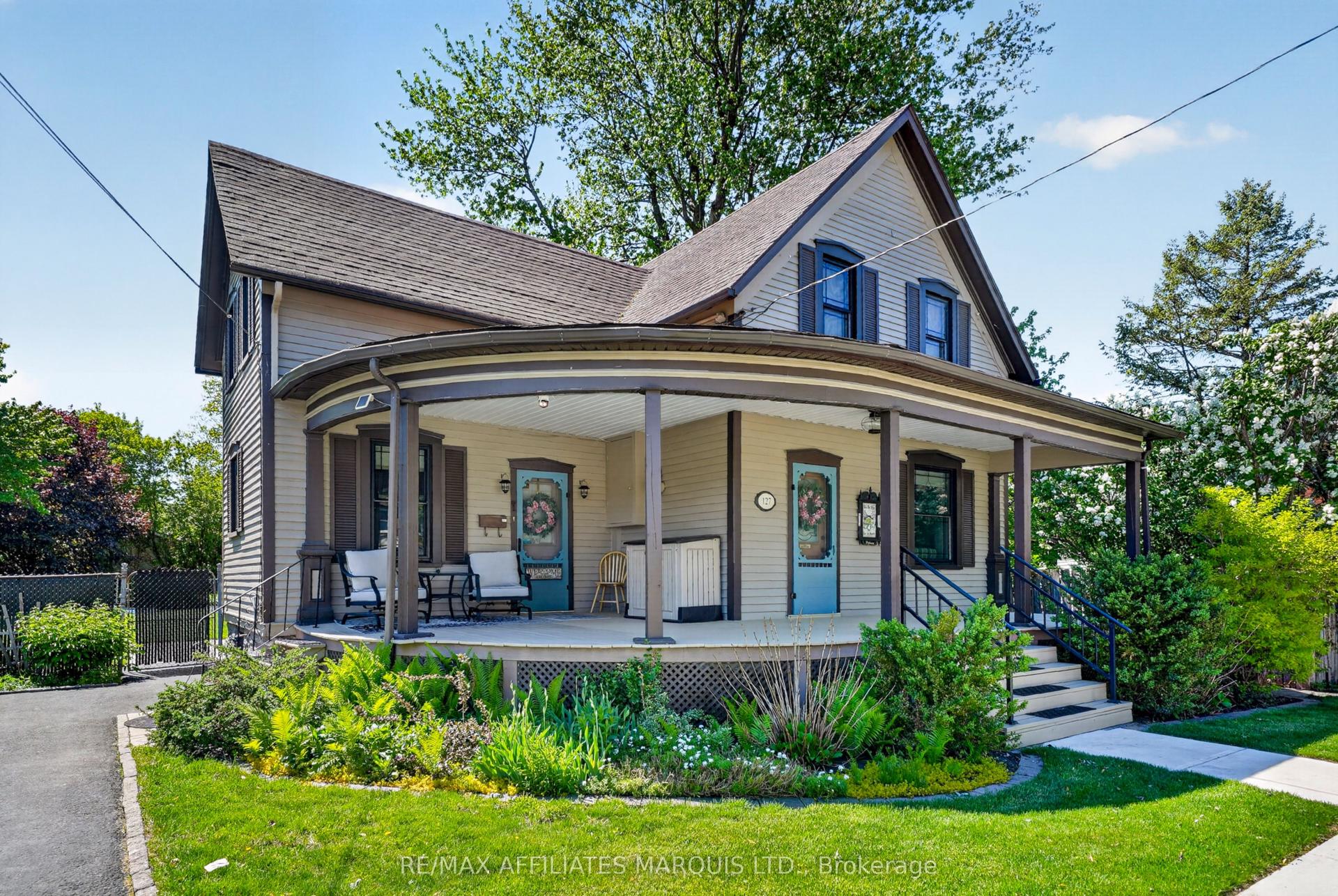 127 Lawrence Avenue — photo 1