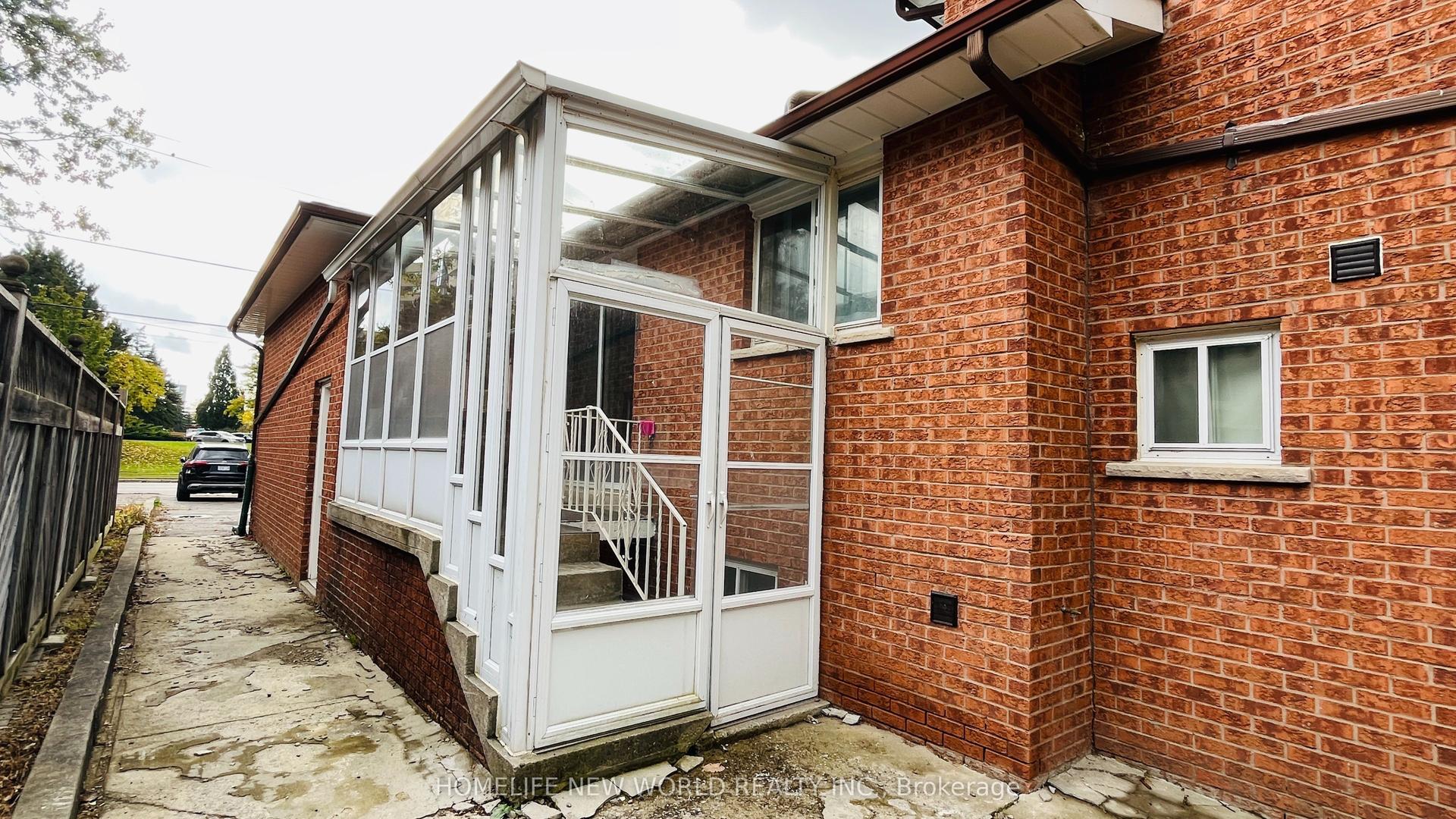 38 Weldrick Road W Lower #Lower, Richmond Hill — Detached for lease, photo 1