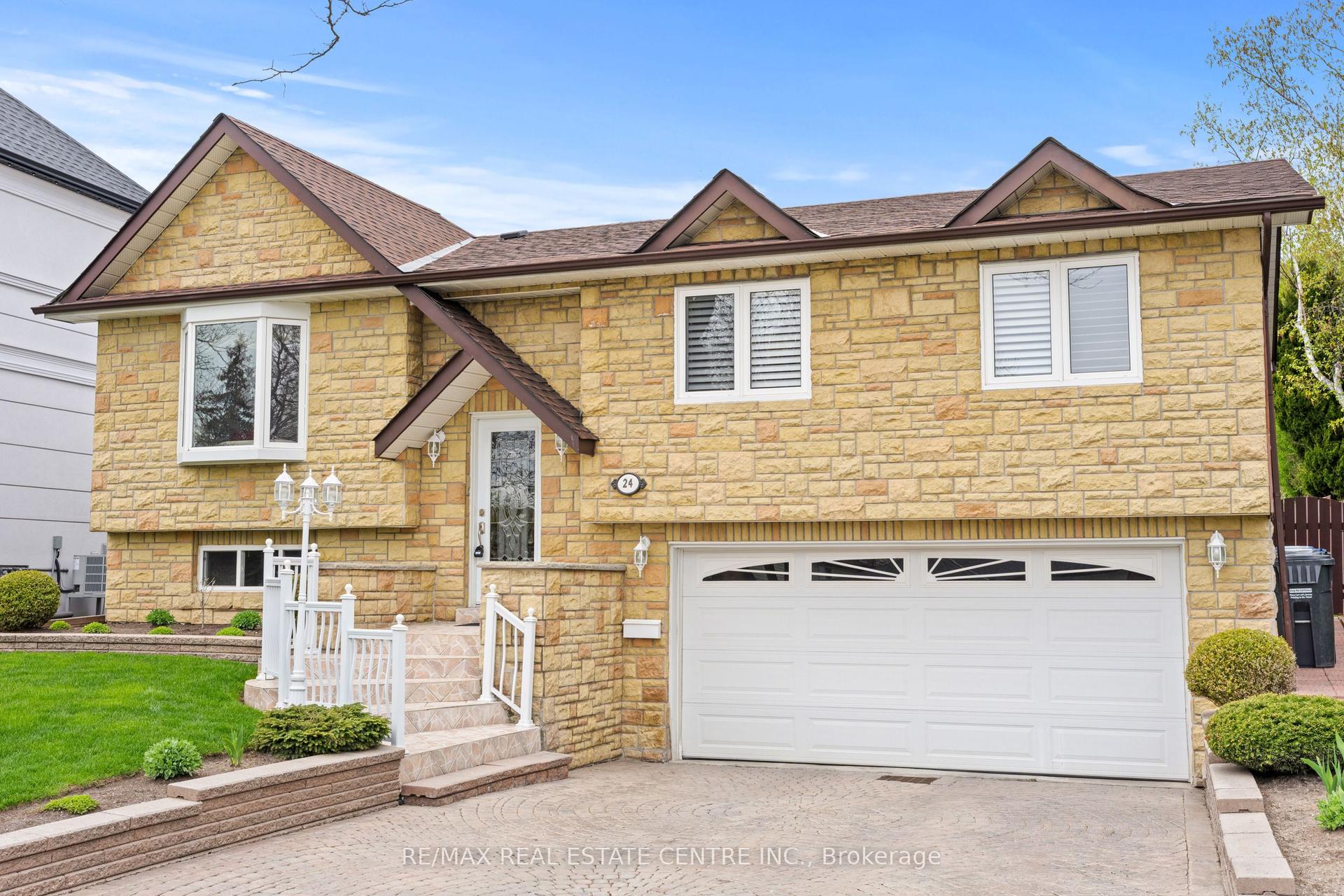 24 Linkdale Road — photo 1