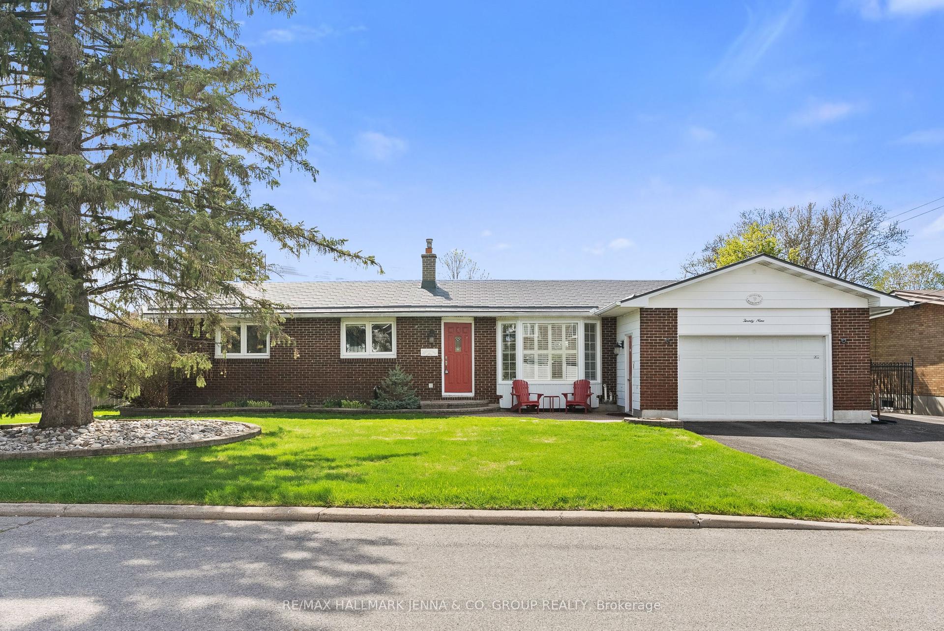 29 Kingsbury Avenue — photo 1