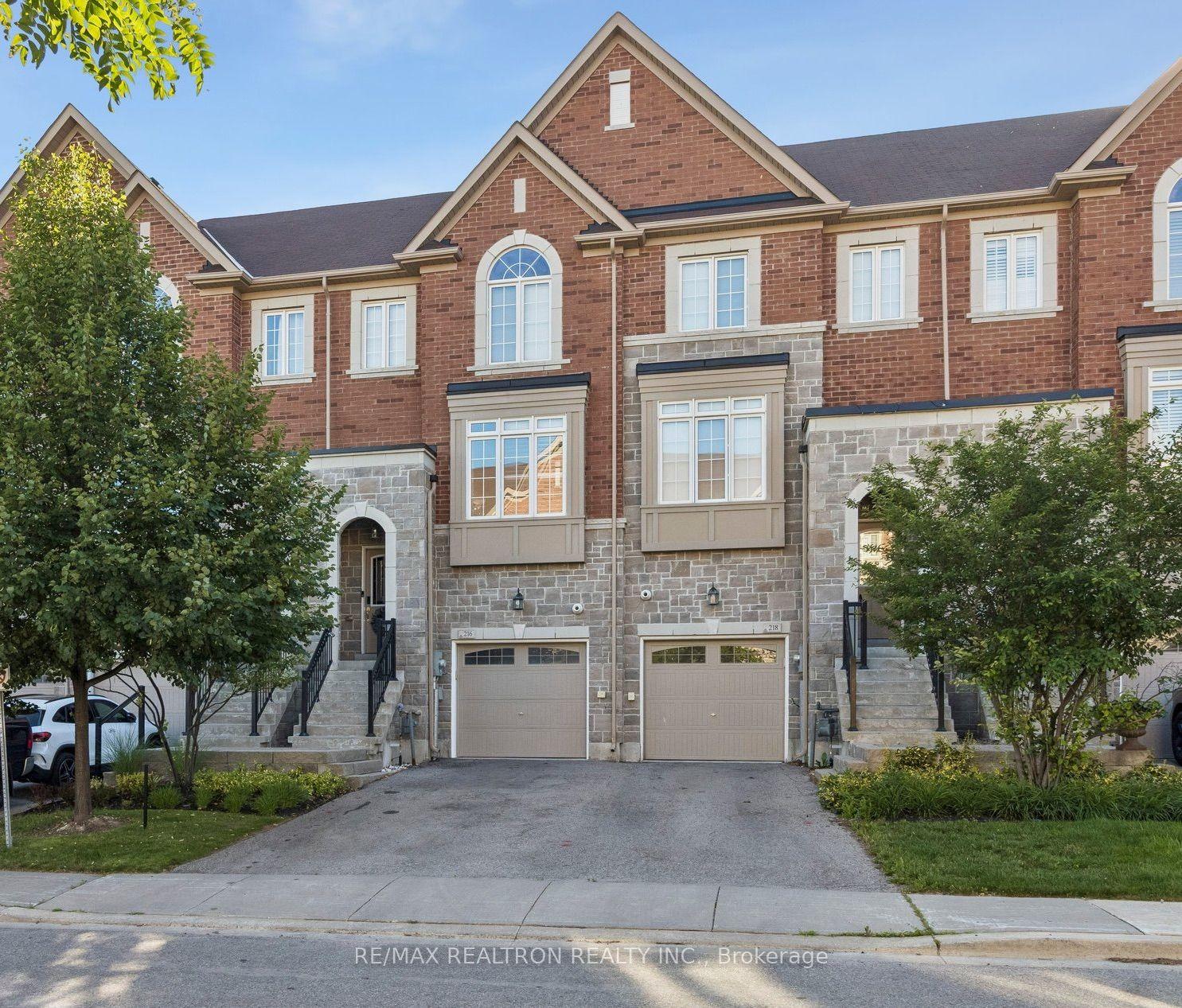 216 Appleton Court — photo 1