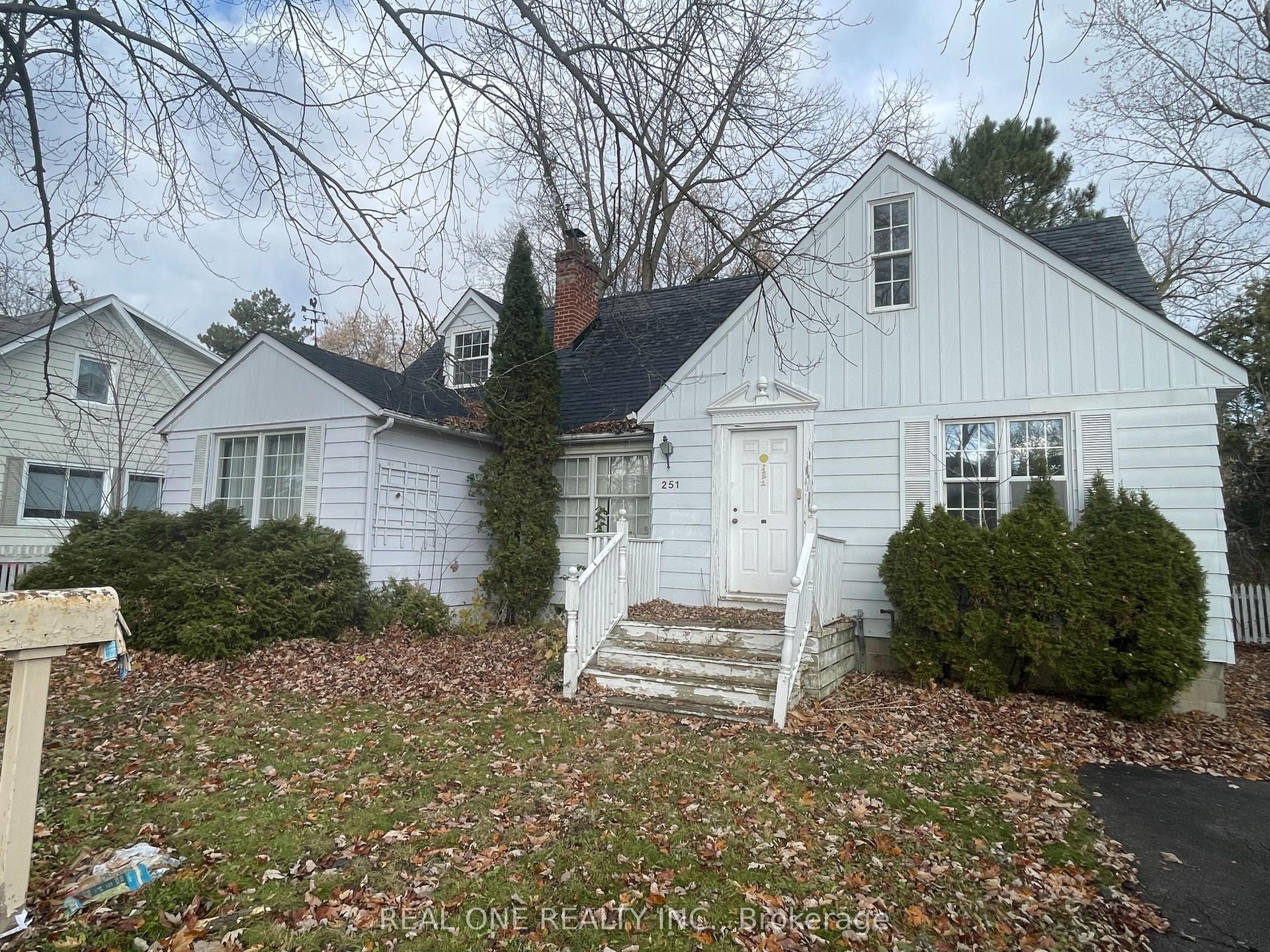 251 Richmond Street, Richmond Hill — Detached for sale, photo 1