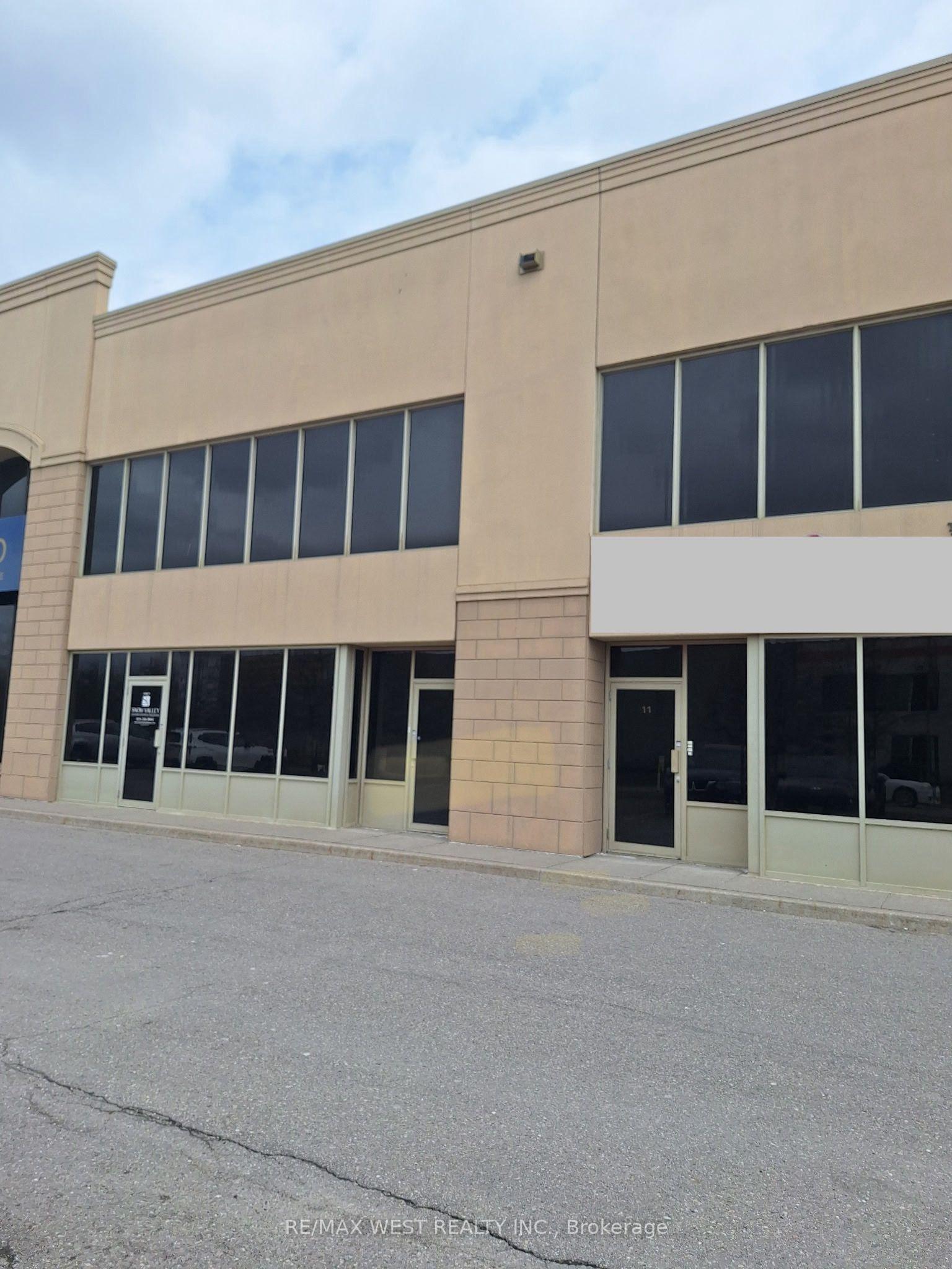 8750 Jane Street 11 #11 — photo 1