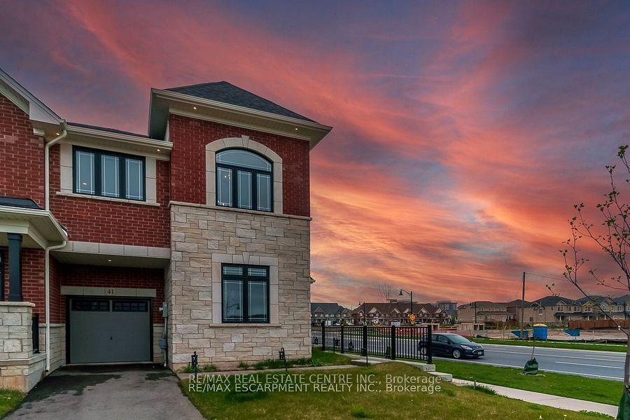 41 Westfield Crescent, Hamilton — Townhouse for lease, photo 1