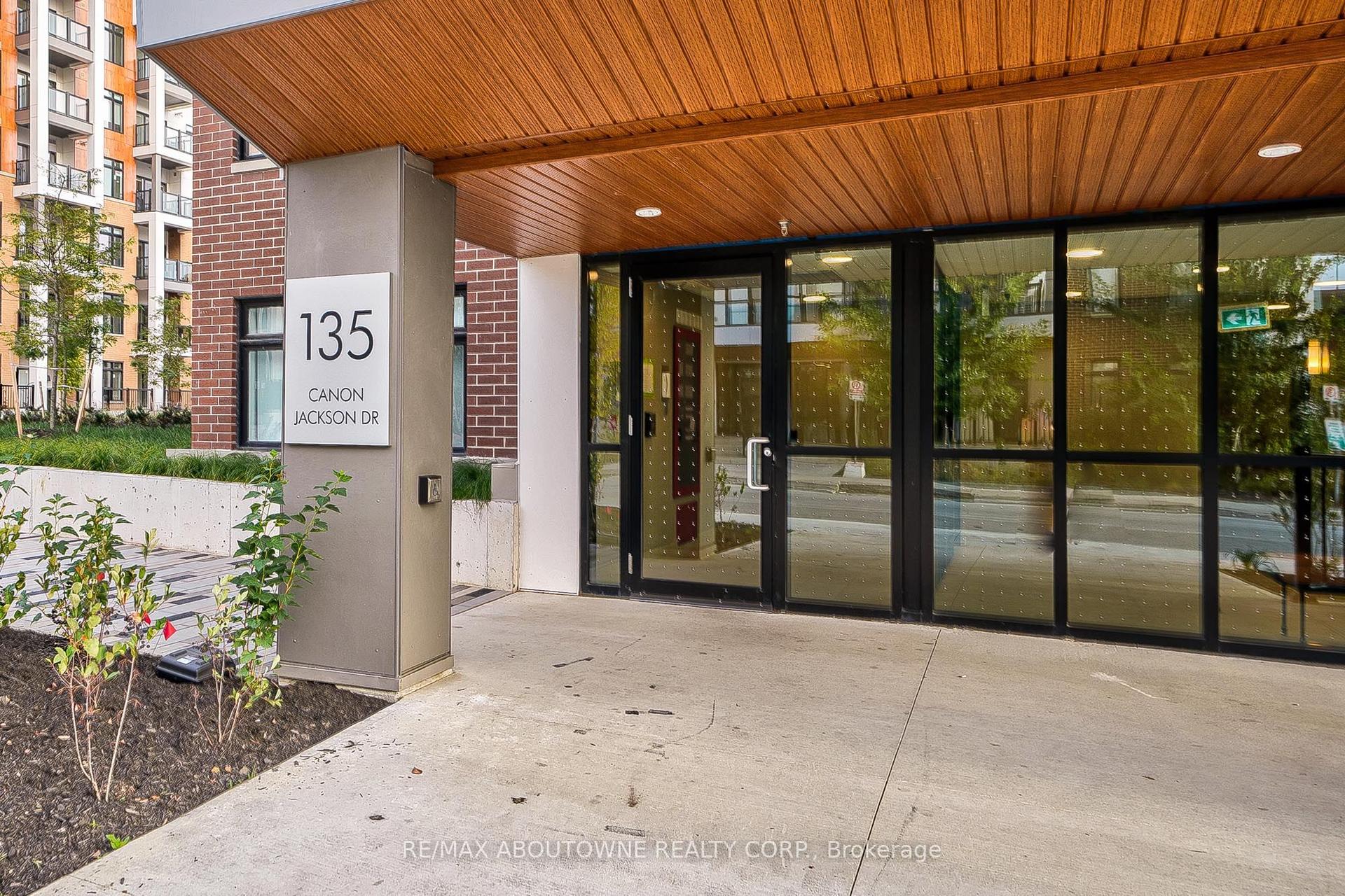 135 CANON JACKSON Drive 204 #204 — photo 1