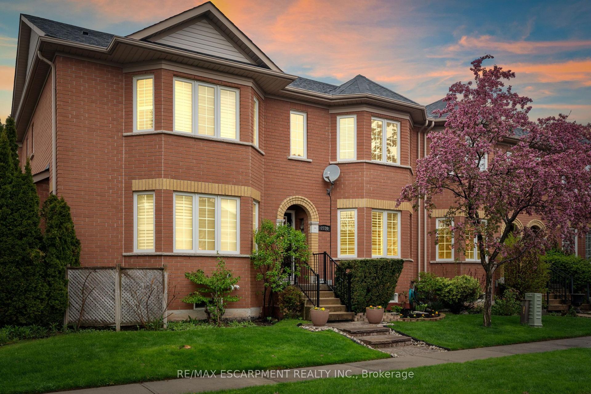 2130 Forest Gate Park, Oakville — Townhouse for sale, photo 1