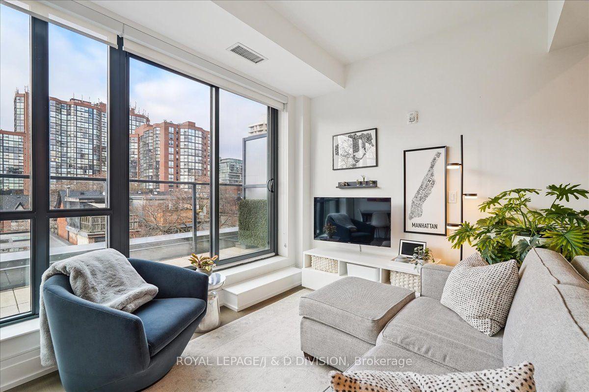 90 Niagara Street 405 #405 — photo 1